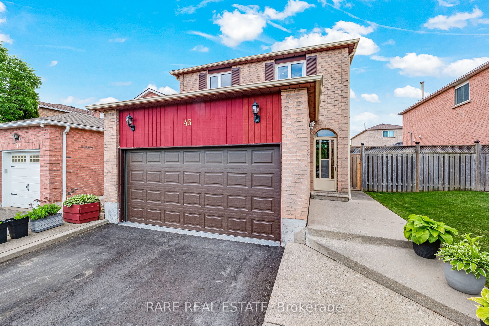 45 Sandmere Avenue, Brampton, ON L6Z 4A2
