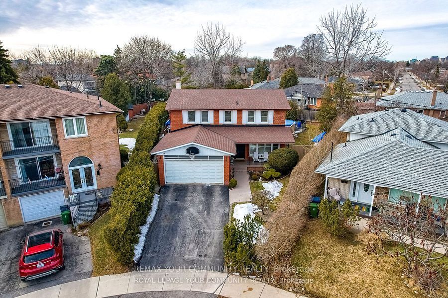 18 Terryellen Crescent, Toronto, ON M9C 1H7 photo 4