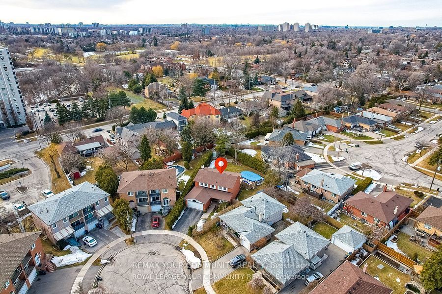 18 Terryellen Crescent, Toronto, ON M9C 1H7 photo 5