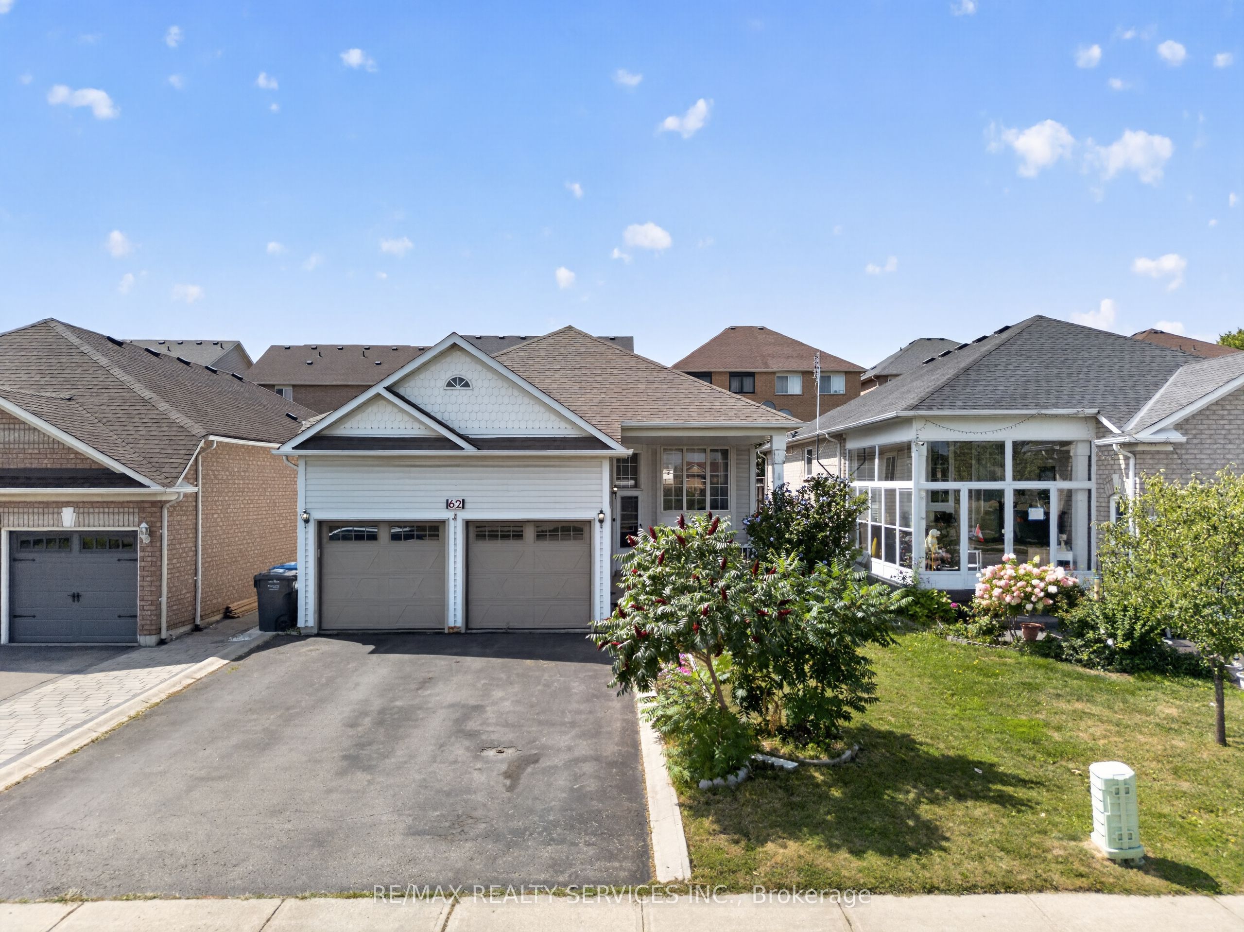 62 Fletchers Creek Boulevard, Brampton, ON L6X 4T1 photo 2