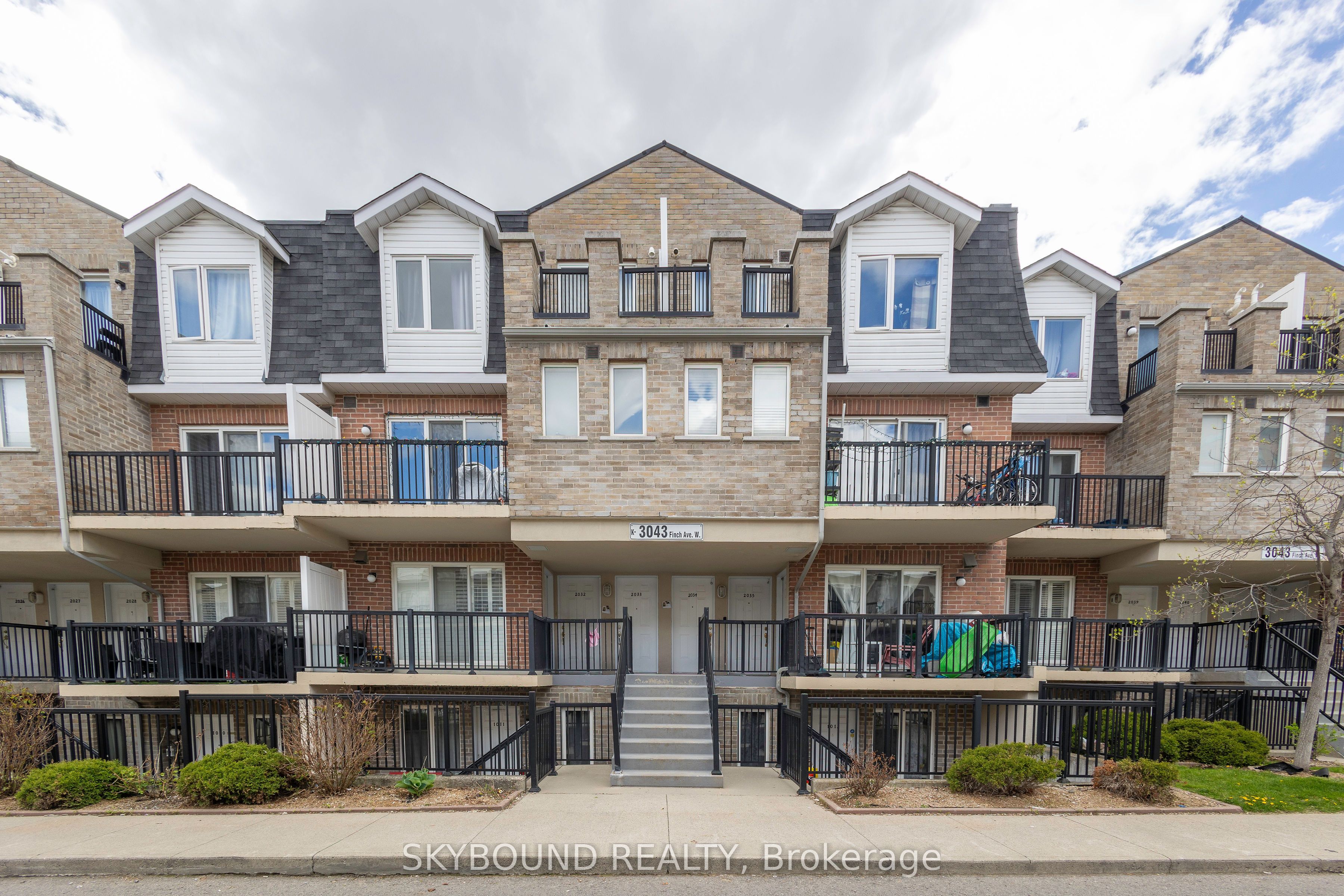 3043 Finch Avenue W 2033, Toronto, ON M9M 0A4