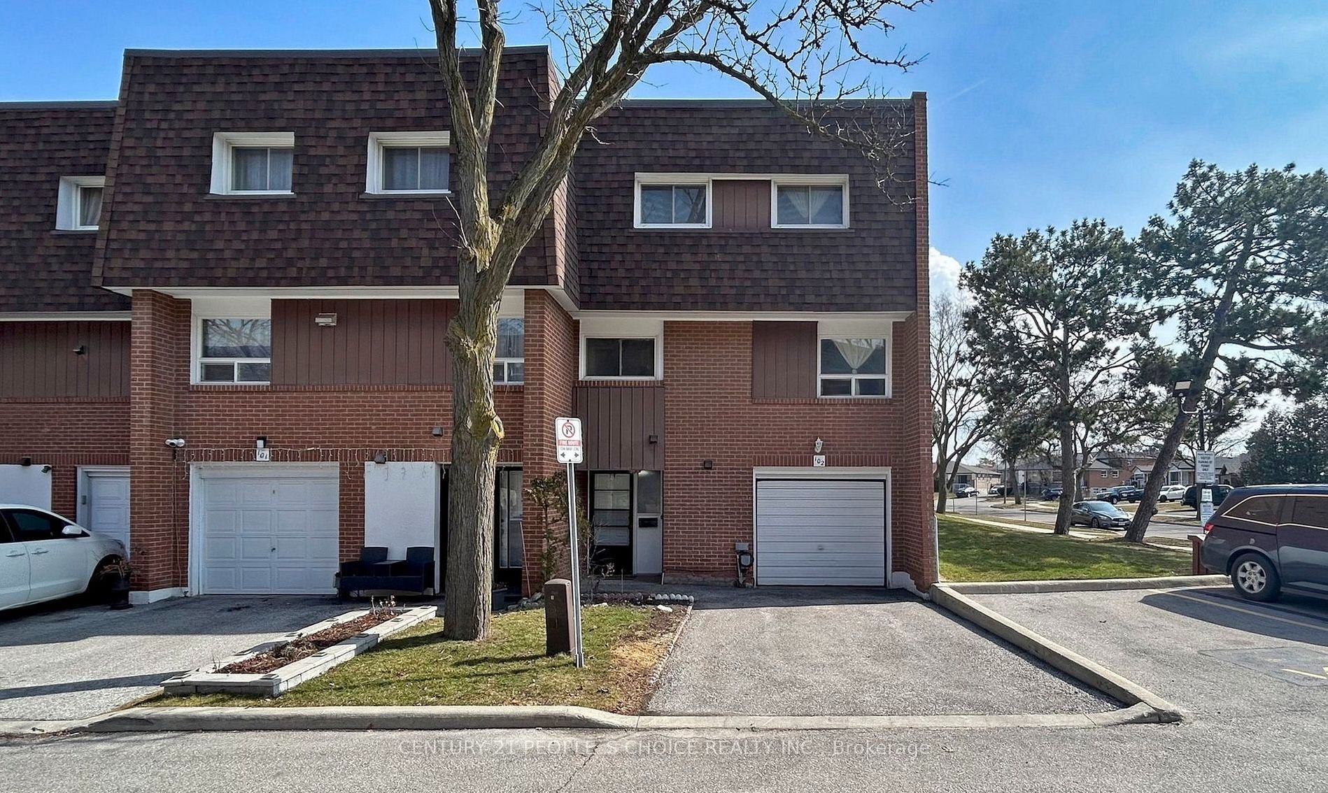 4 Litchfield Court 102, Toronto, ON M9V 2A8
