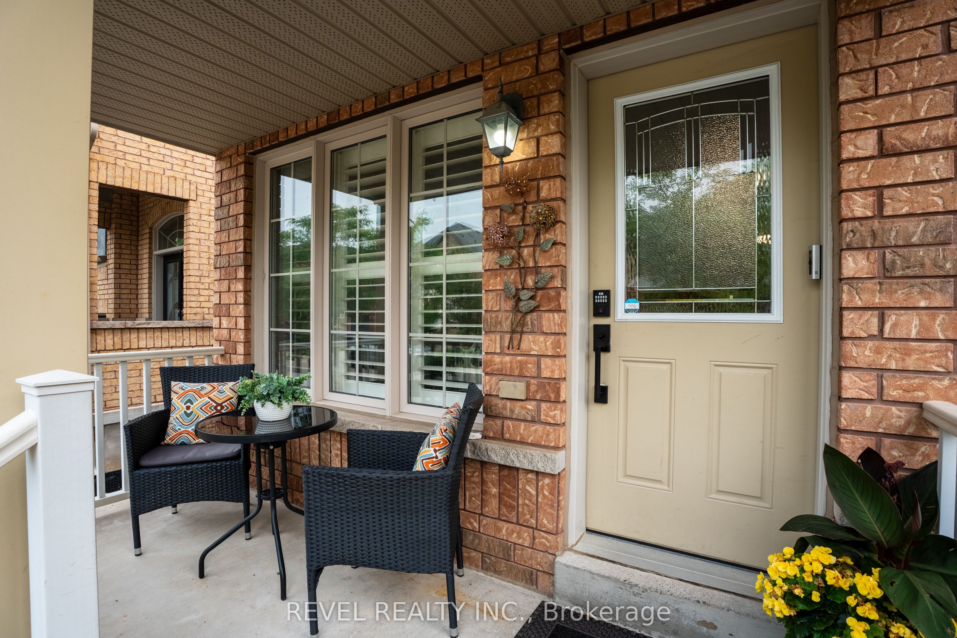 256 Giddings Crescent, Milton, ON L9T 7A7 photo 4
