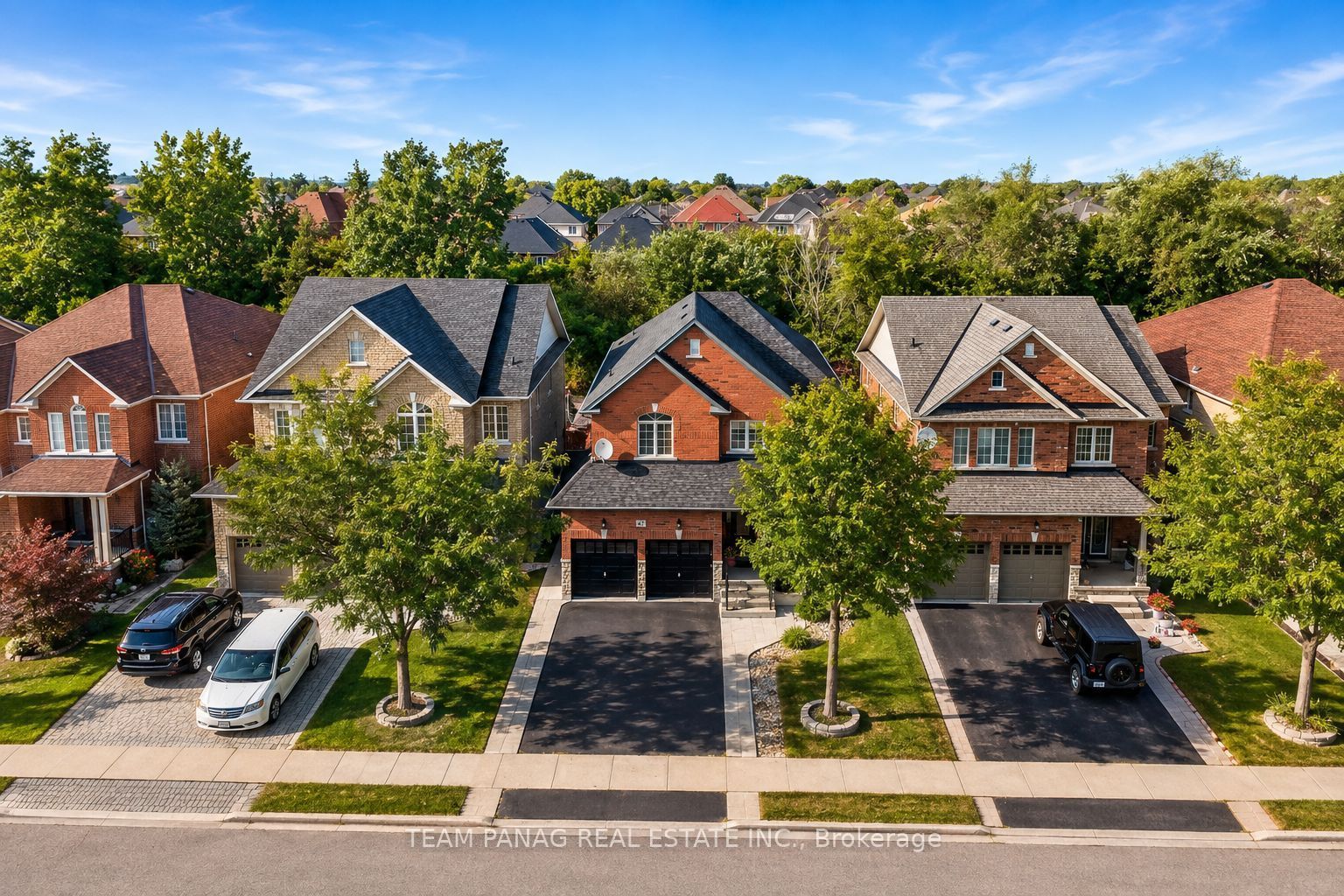 47 Sorbonne Drive, Brampton, ON L6P 1Y6 photo 3
