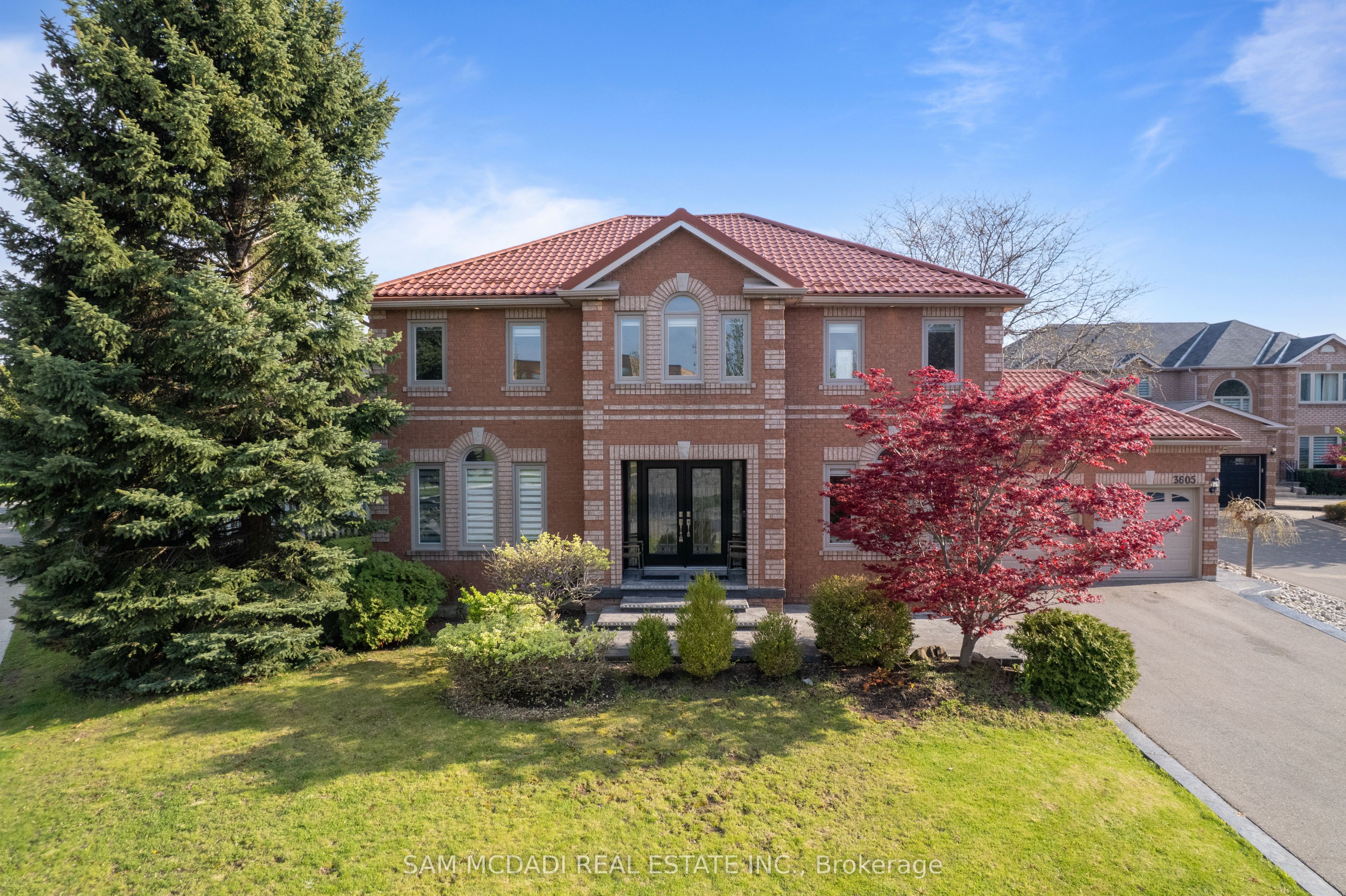 3605 Trelawny Circle, Mississauga, ON L5N 6N8