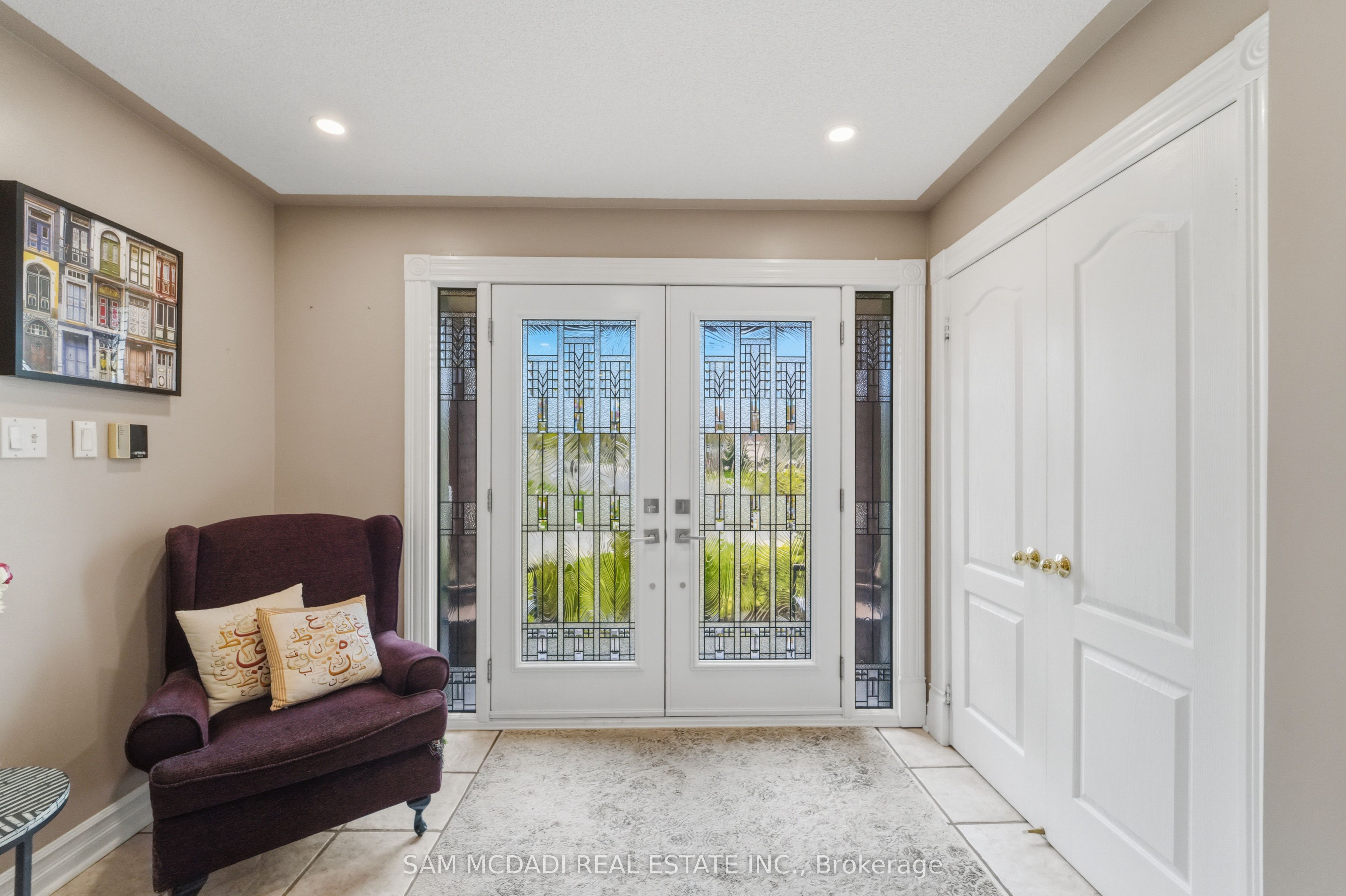 3605 Trelawny Circle, Mississauga, ON L5N 6N8 photo 3