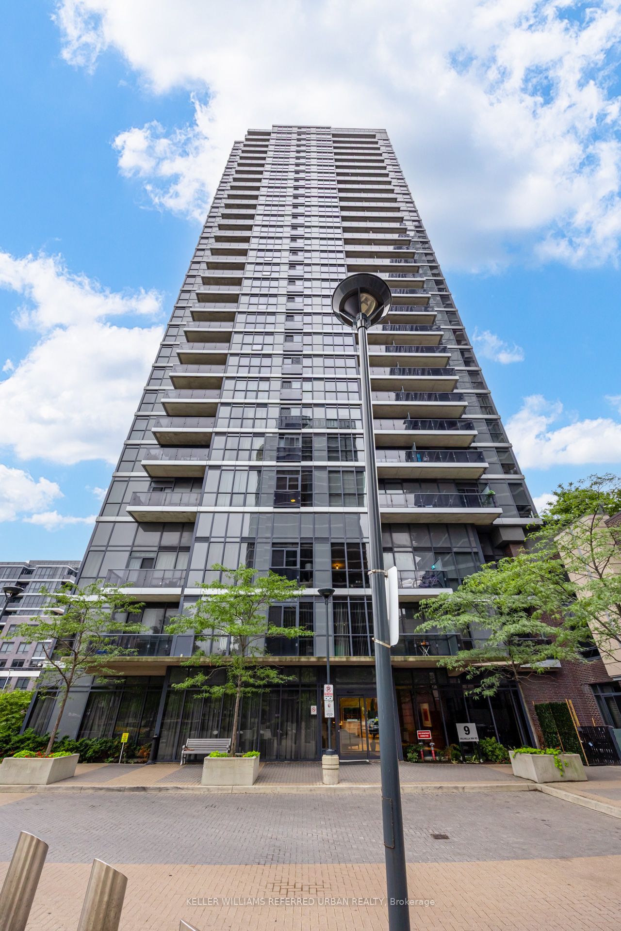 9 Valhalla Inn Road 2407, Toronto, ON M9B 0B2 photo 4