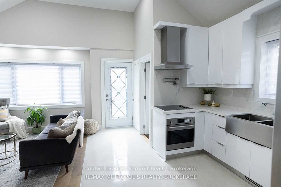 44 Ypres Road, Toronto, ON M6M 1N9 photo 3