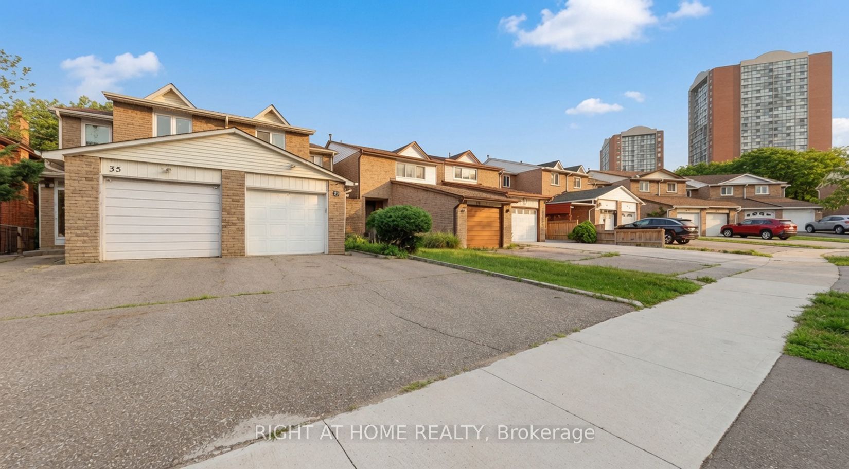 35 Chalfield Lane, Mississauga, ON L4Z 1K8 photo 2