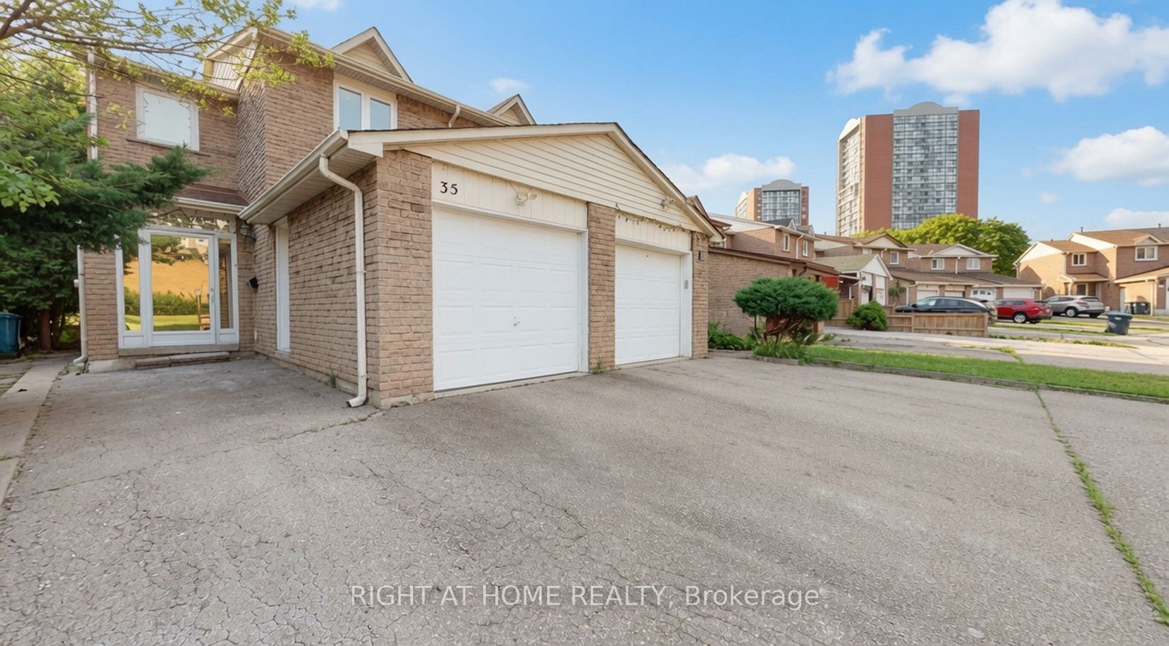 35 Chalfield Lane, Mississauga, ON L4Z 1K8 photo 3
