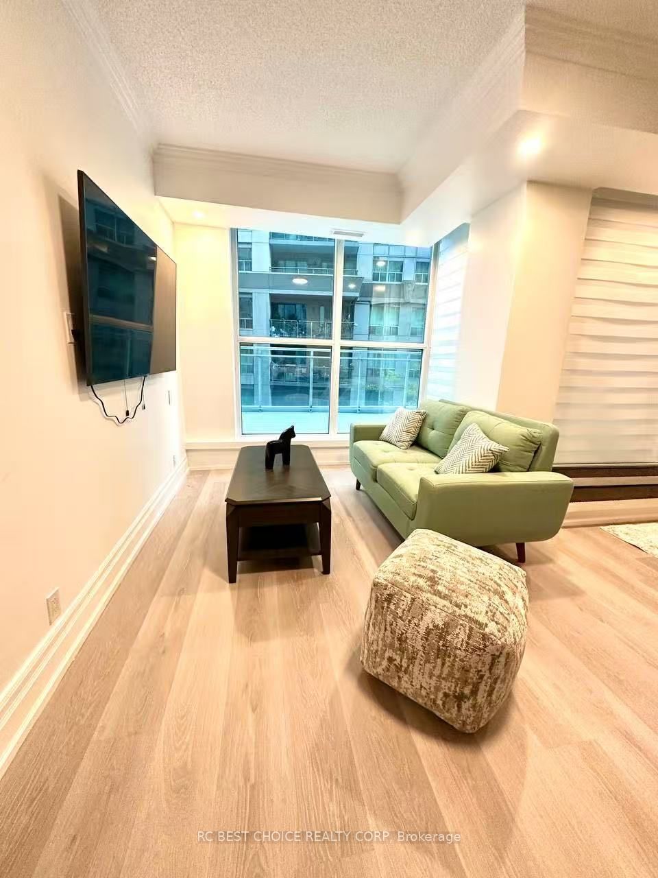 2067 Lake Shore Boulevard W 203, Toronto, ON M8V 4B8 photo 2