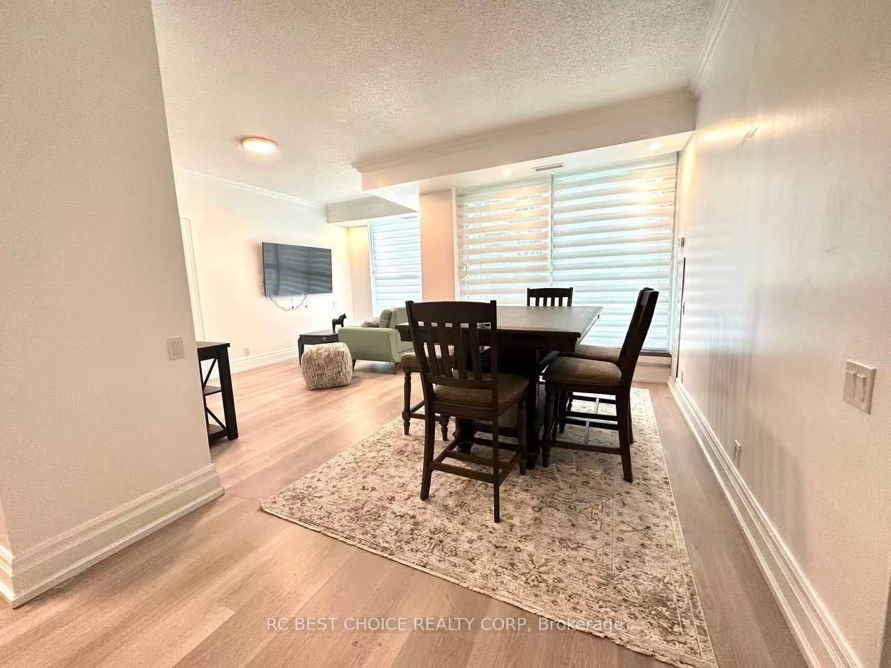 2067 Lake Shore Boulevard W 203, Toronto, ON M8V 4B8 photo 3