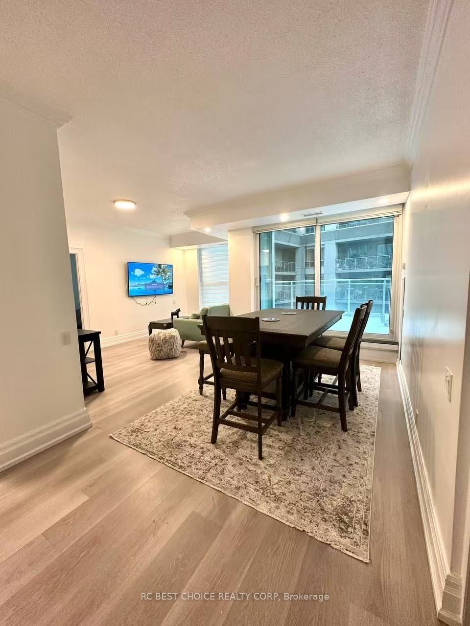 2067 Lake Shore Boulevard W 203, Toronto, ON M8V 4B8 photo 4