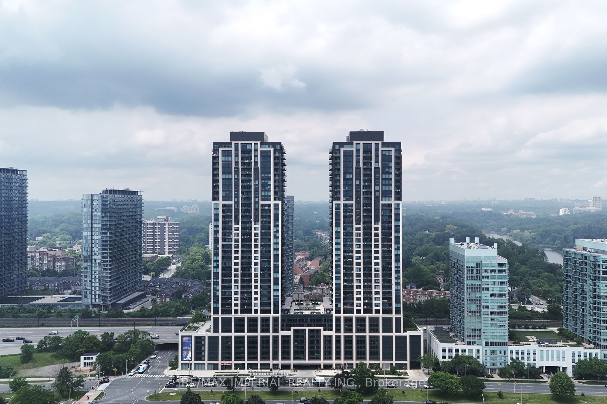 1926 Lakeshore Boulevard W 1607, Toronto, ON M6S 1A1 photo 2