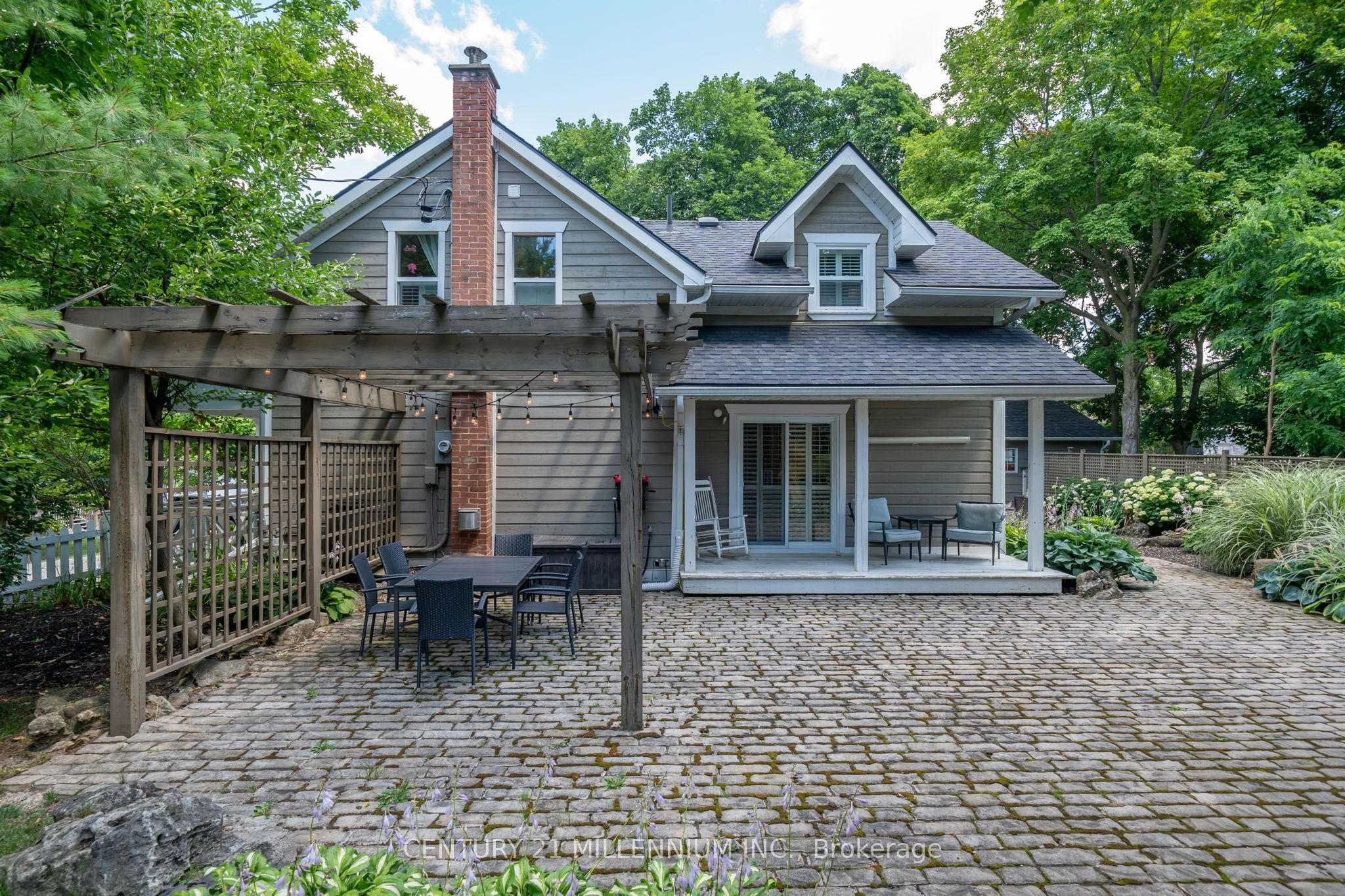 255 MacDonald Street, Caledon, ON L7C 1L8