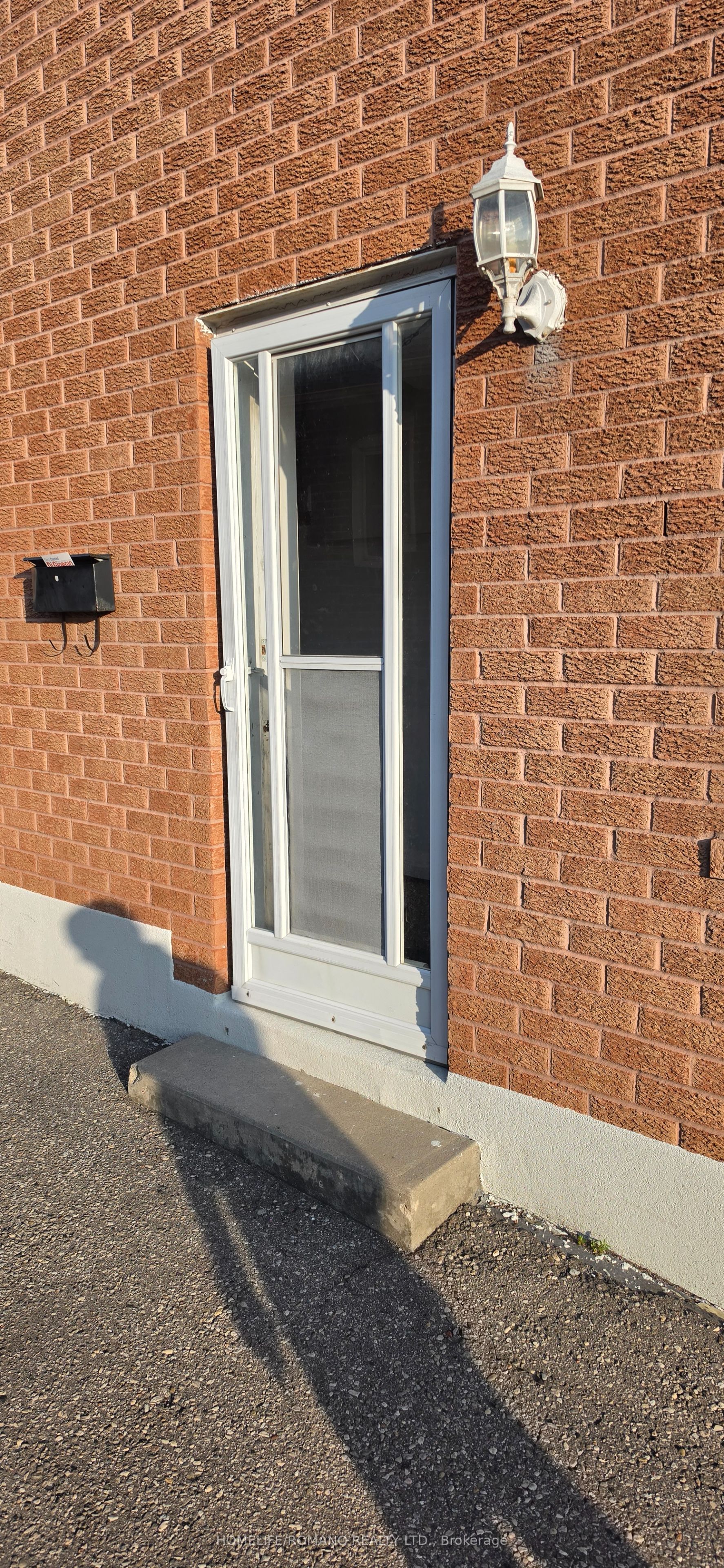 1 Claybrooke Street, Toronto, ON M6M 3P6