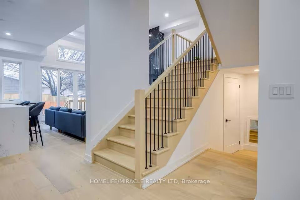 100 Macdonald Street Main & Upper Level, Toronto, ON M8V 1Y4 photo 3