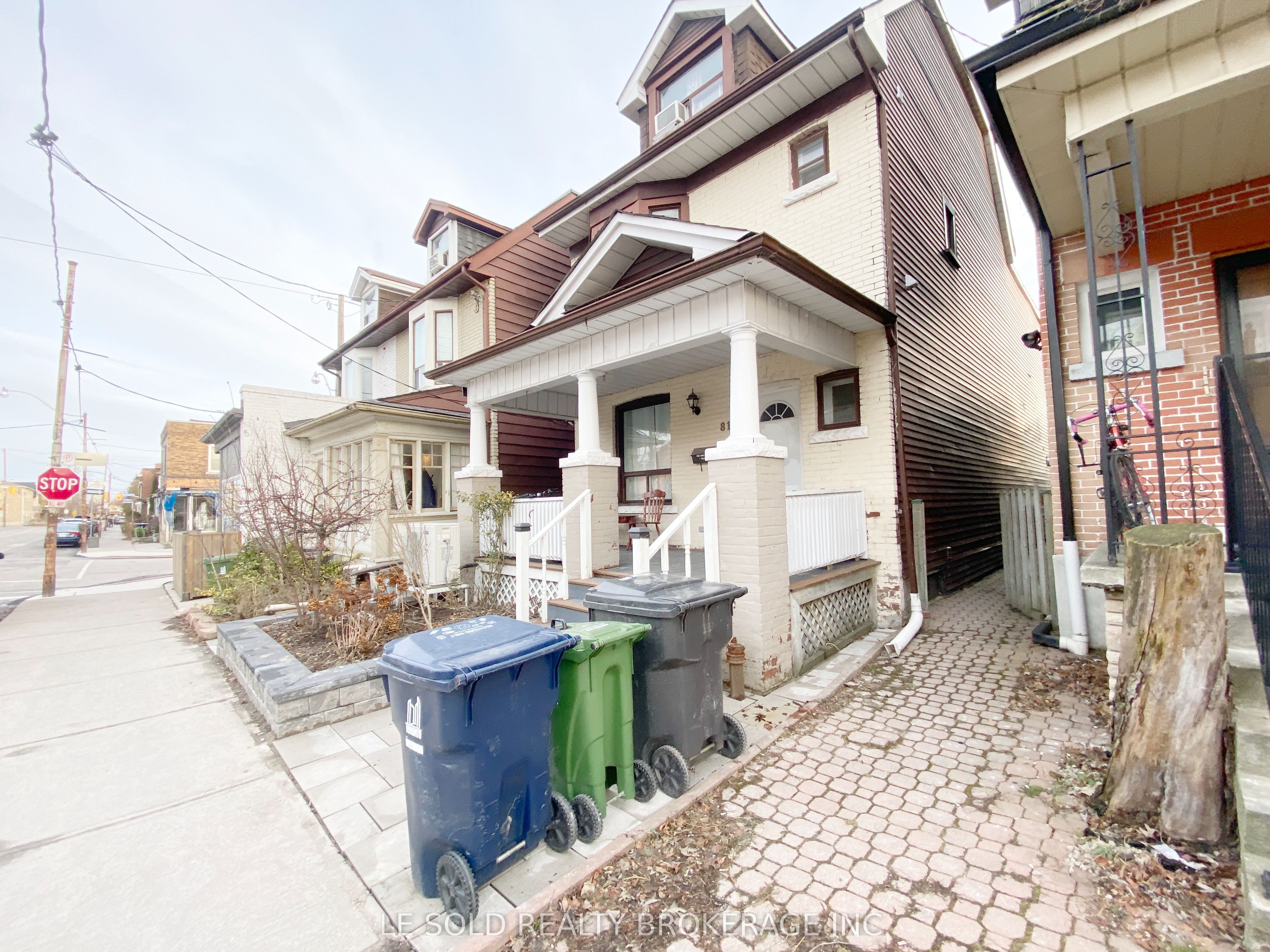 81 Hallam Street Room 201, Toronto, ON M6H 1W7 photo 3