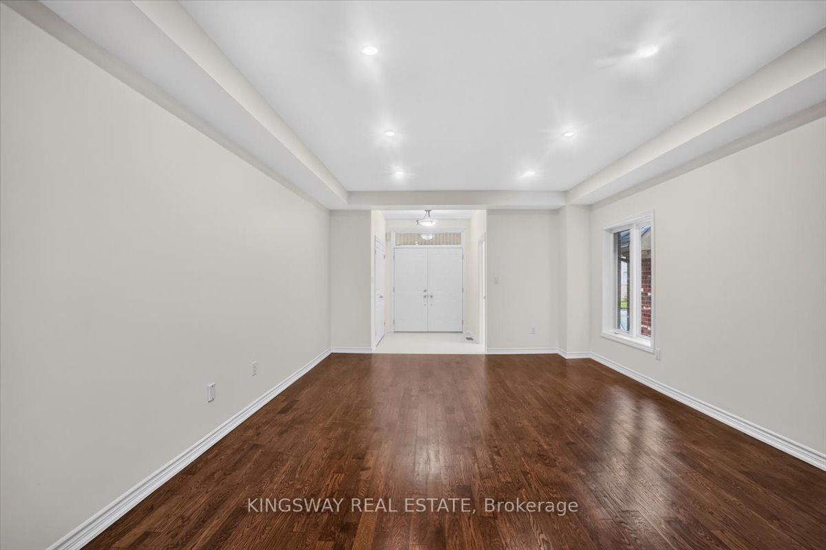 8 Monkton Circle, Brampton, ON L6Y 0X1 photo 4