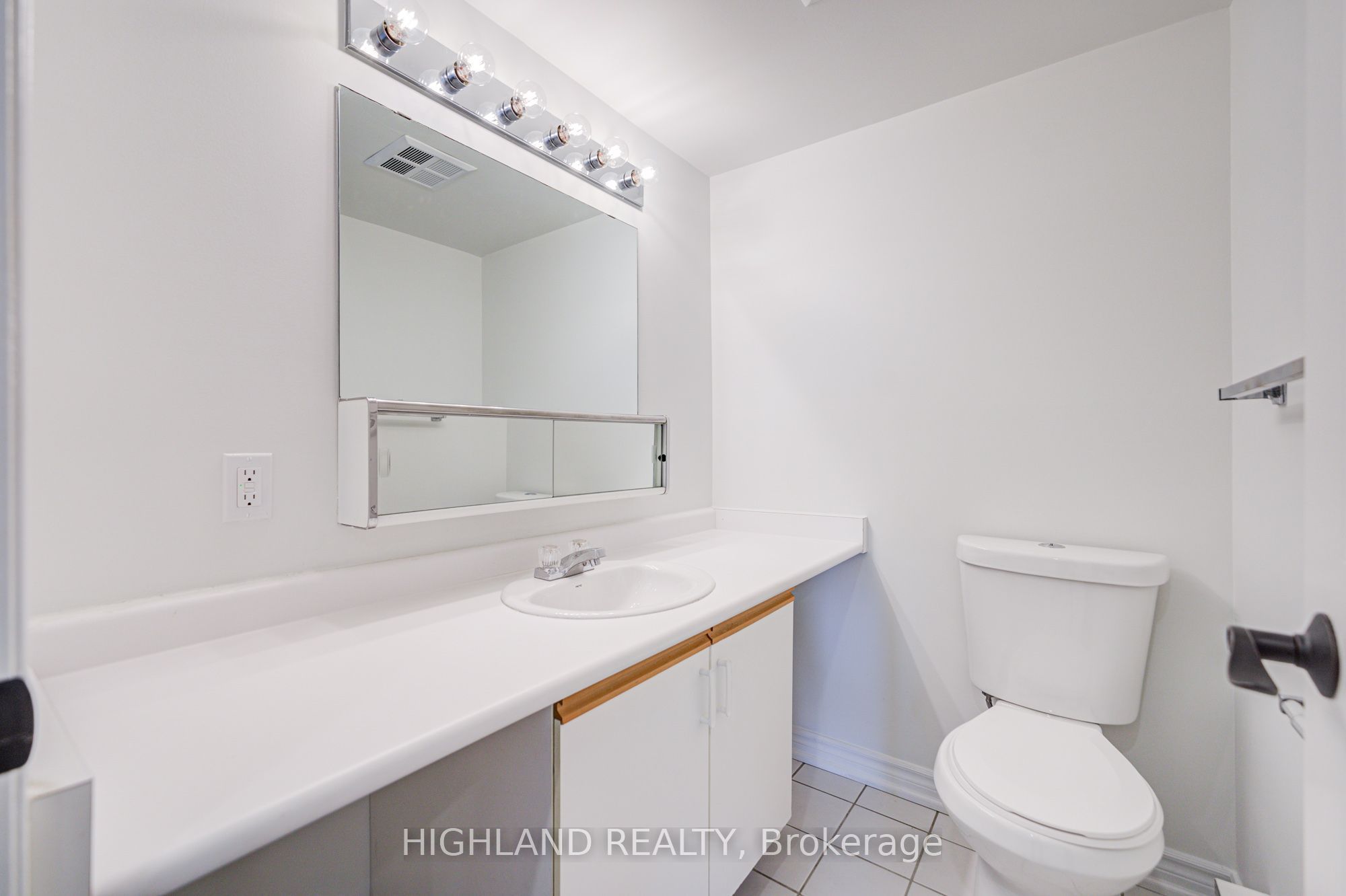 95 Trailwood Drive 1033, Mississauga, ON L4Z 3L2 photo 4