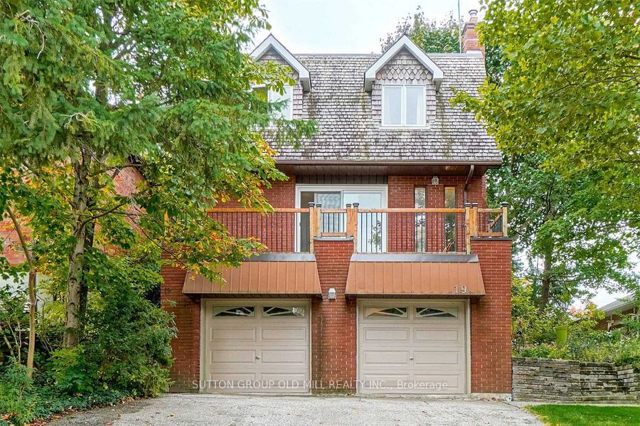 19 Cardell Avenue, Toronto, ON M9N 1S4