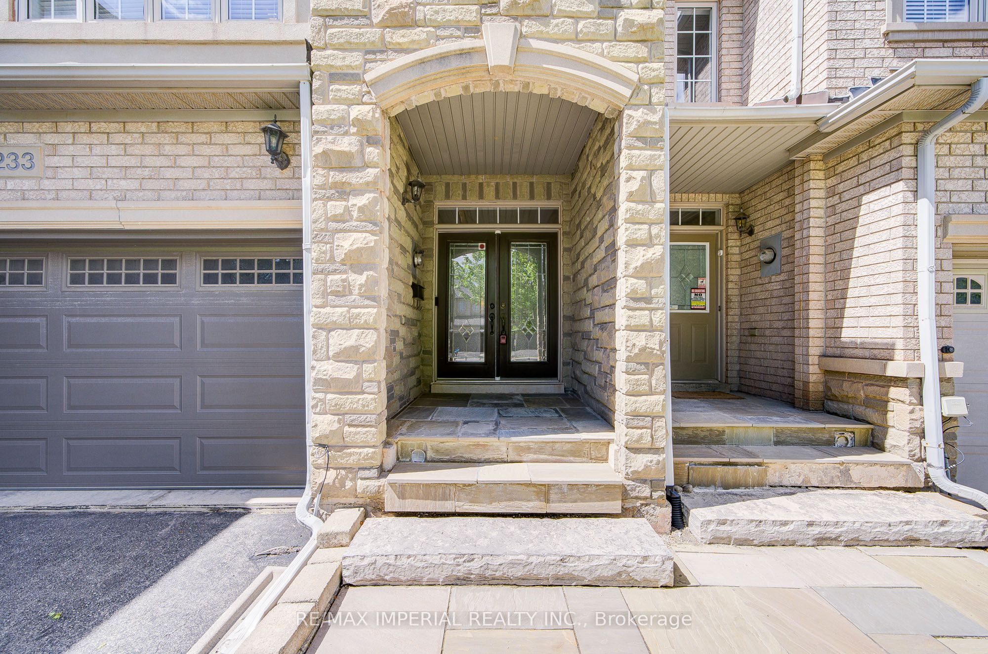 1233 Agram Drive, Oakville, ON L6H 7P1 photo 2