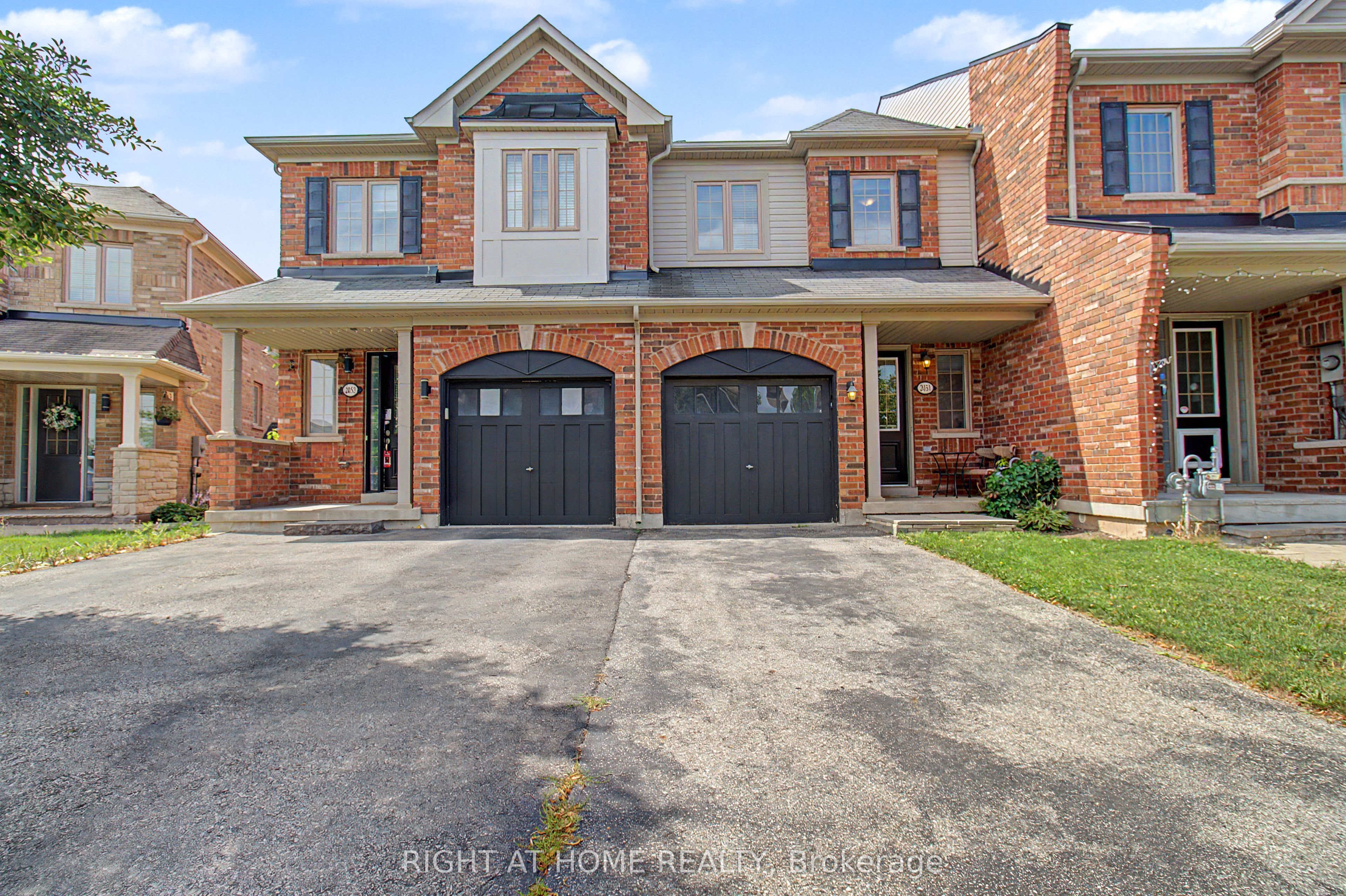 2051 Fiddlers Way, Oakville, ON L6M 0M4