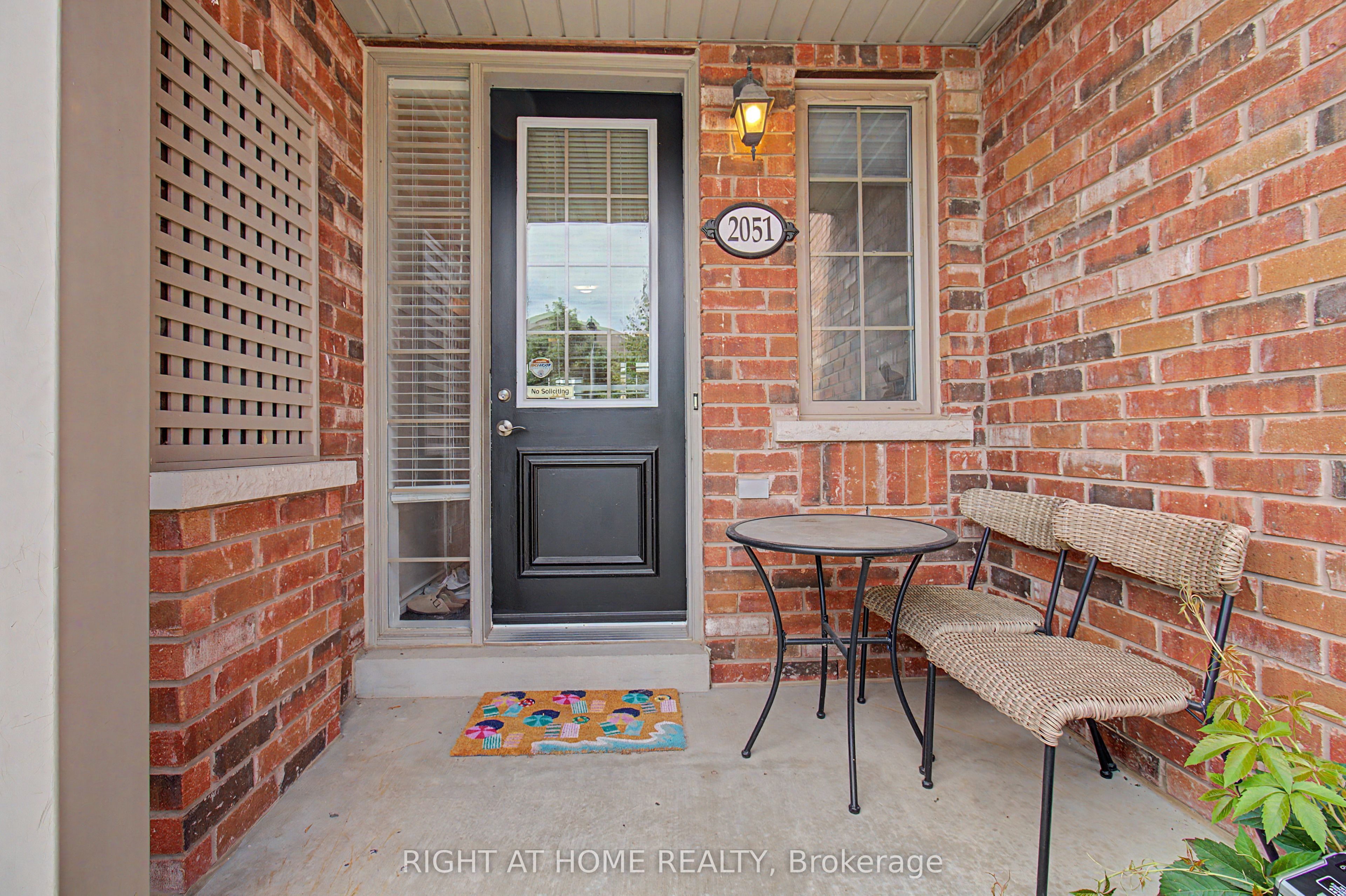 2051 Fiddlers Way, Oakville, ON L6M 0M4 photo 2