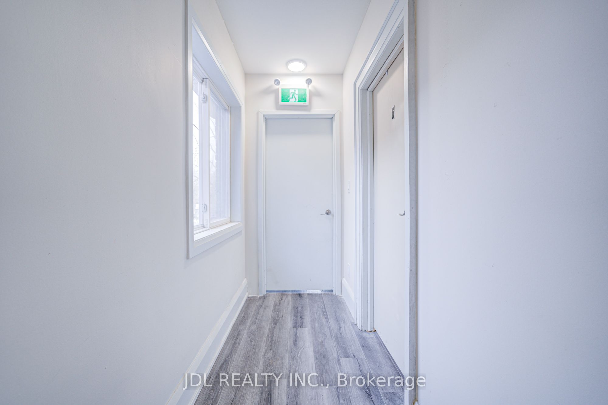 5 Sorauren Avenue 6, Toronto, ON M6R 2C6