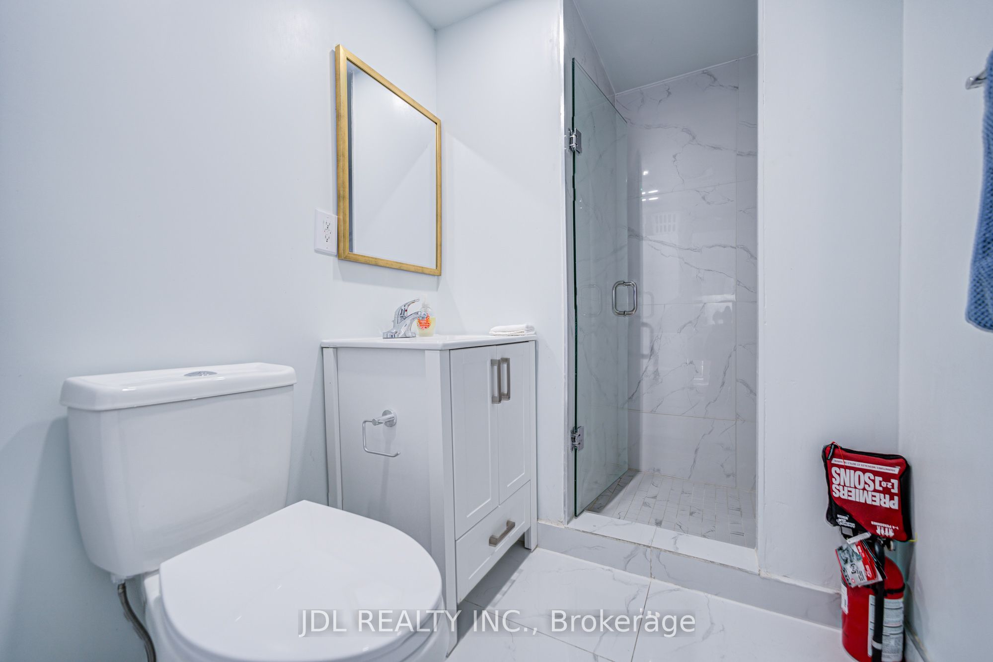 5 Sorauren Avenue 6, Toronto, ON M6R 2C6 photo 3