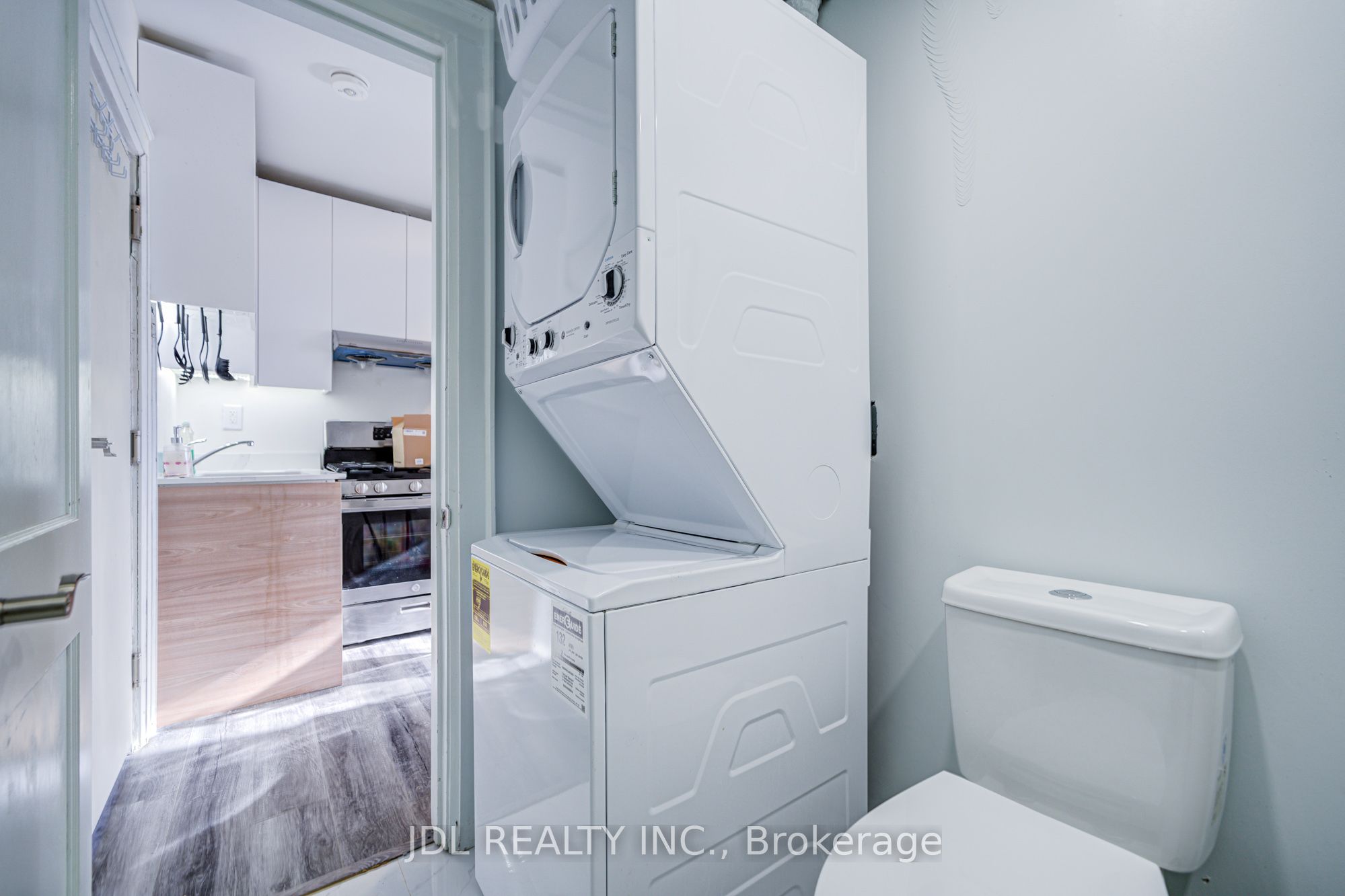 5 Sorauren Avenue 6, Toronto, ON M6R 2C6 photo 4