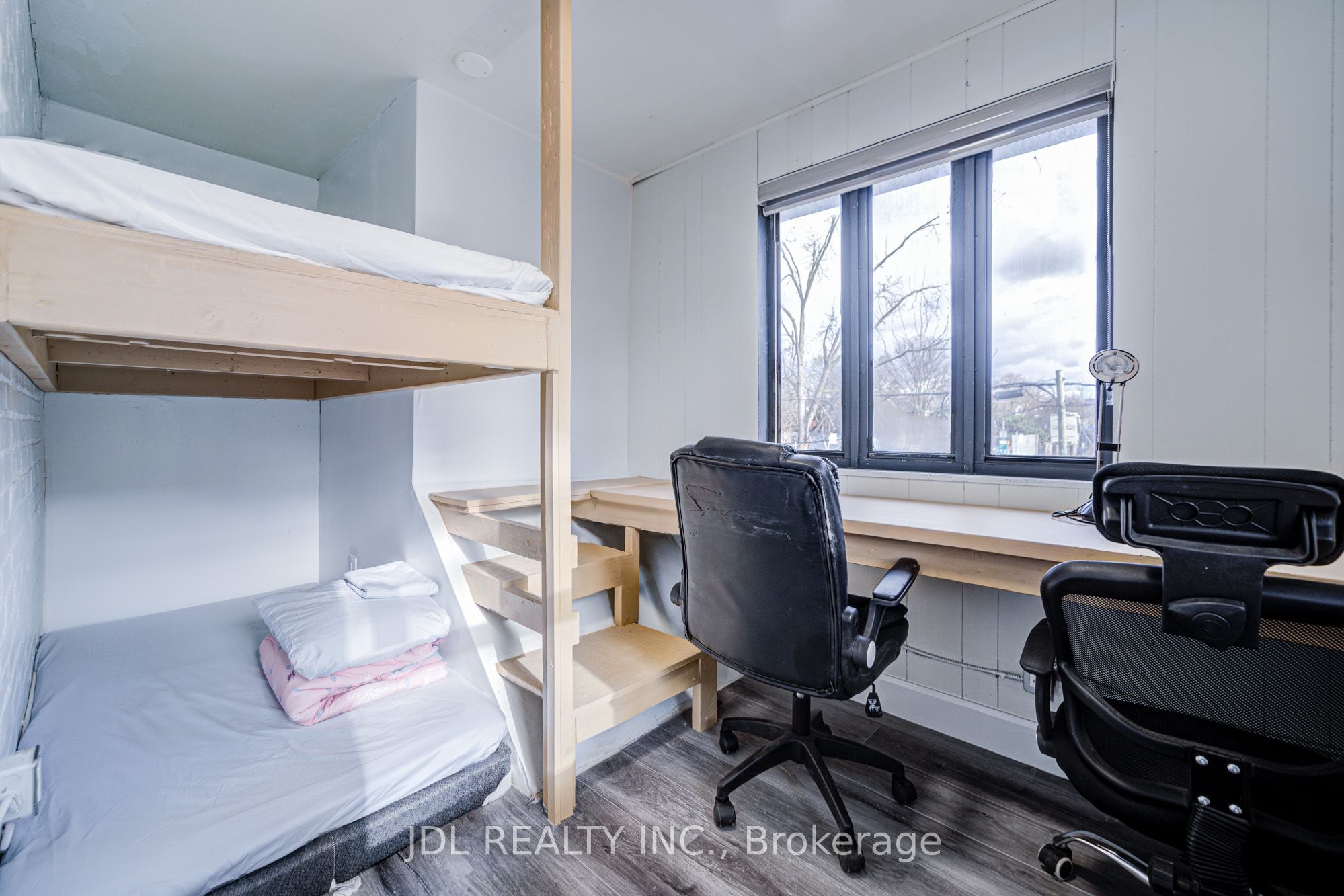 5 Sorauren Avenue 6, Toronto, ON M6R 2C6 photo 5