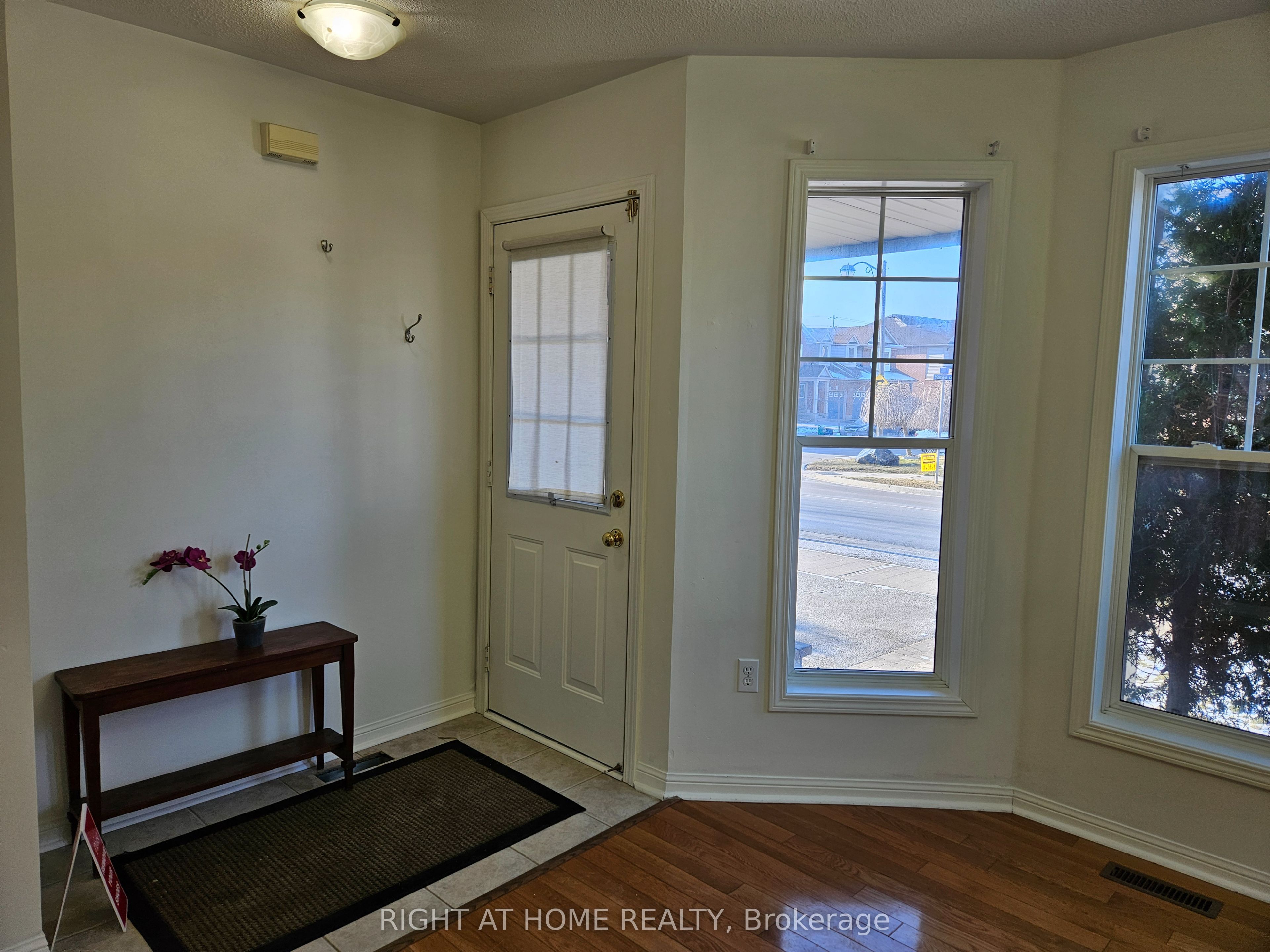 1020 Yates Drive, Milton, ON L9T 6A6 photo 3