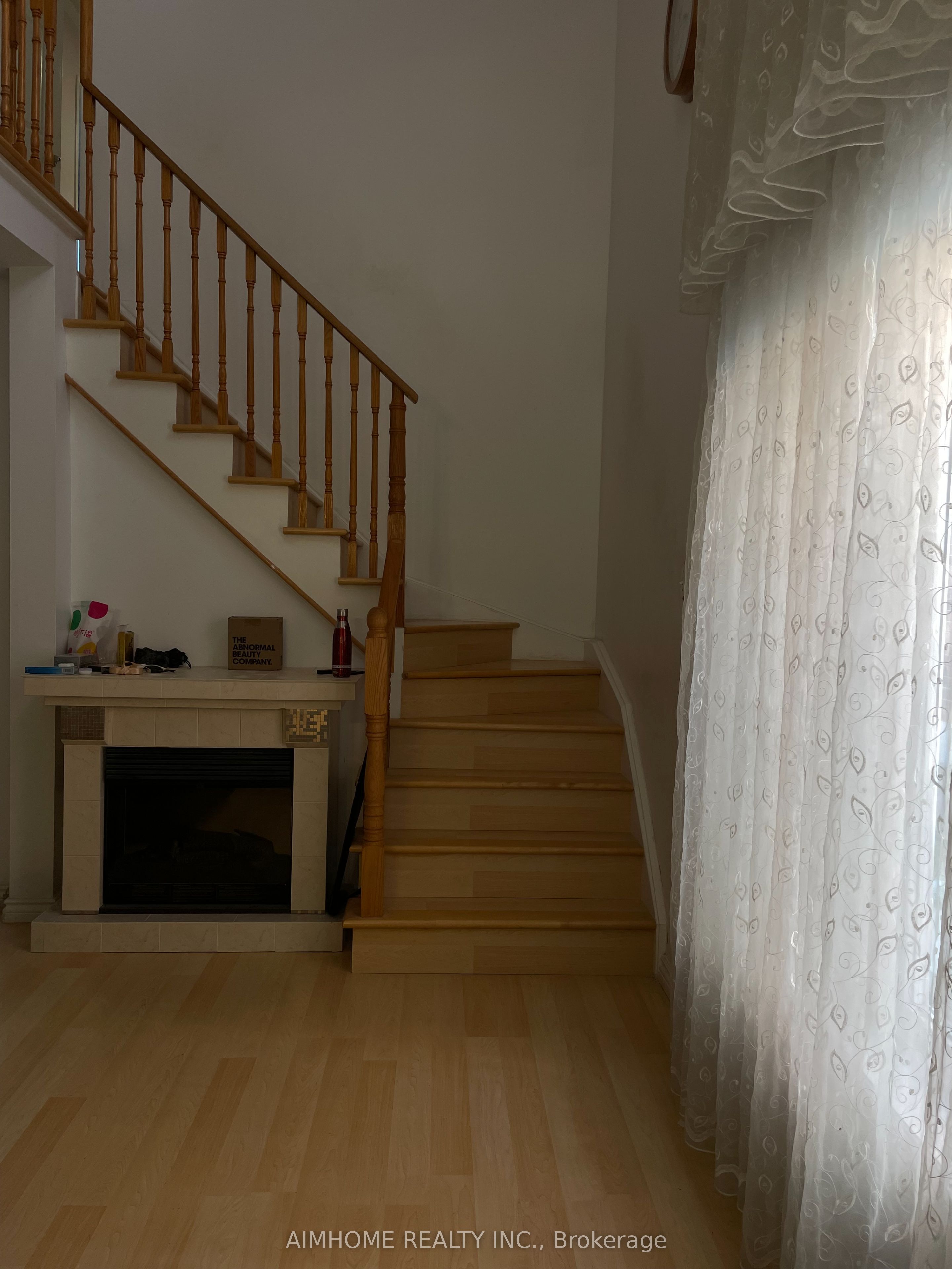 6928 Glory Court, Mississauga, ON L5N 7E1 photo 3