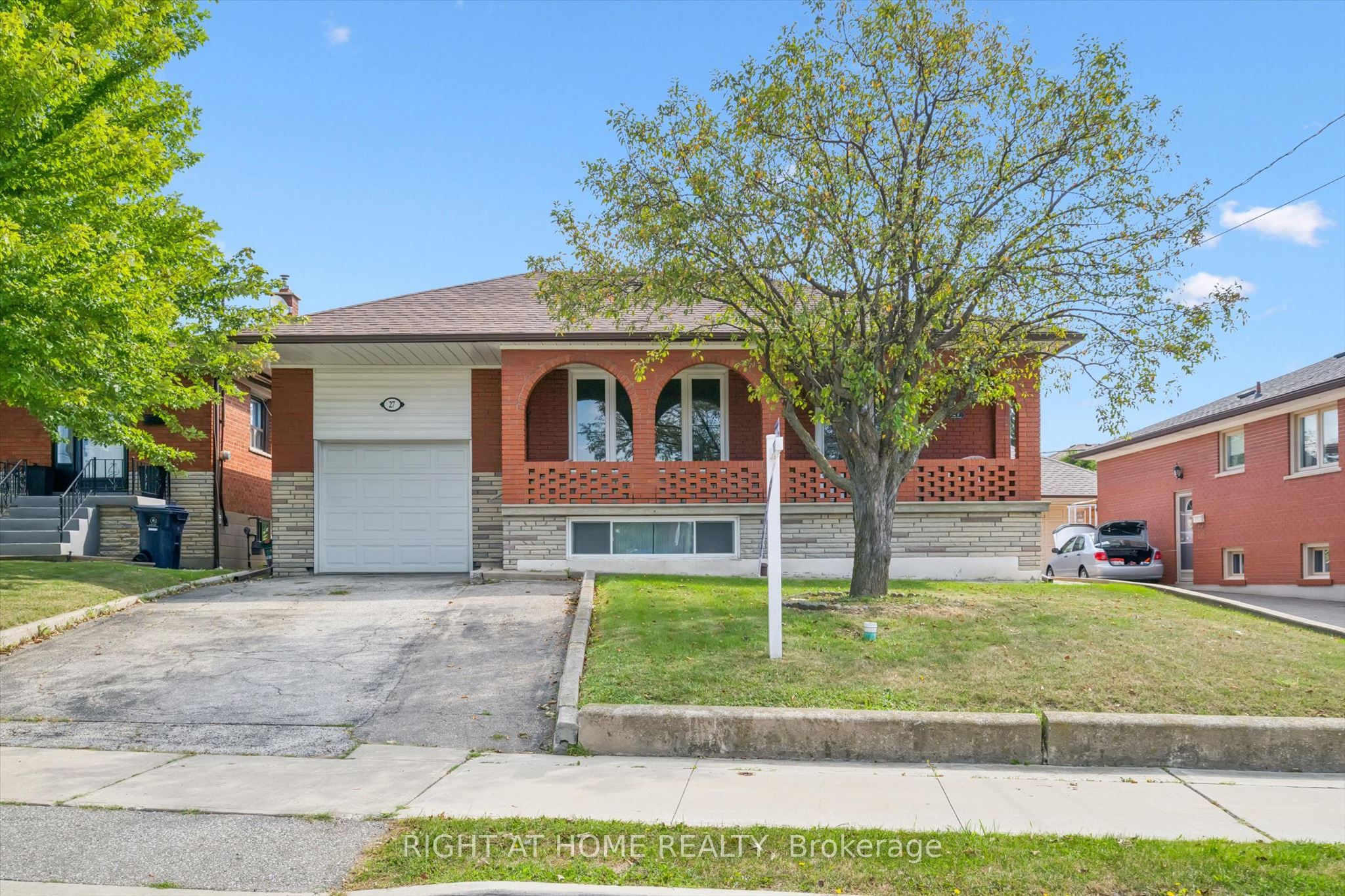 27 Jocada Road, Toronto, ON M6L 2J4