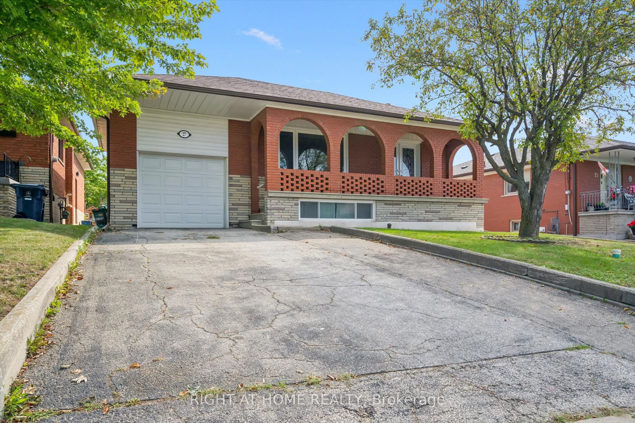 27 Jocada Road, Toronto, ON M6L 2J4 photo 2
