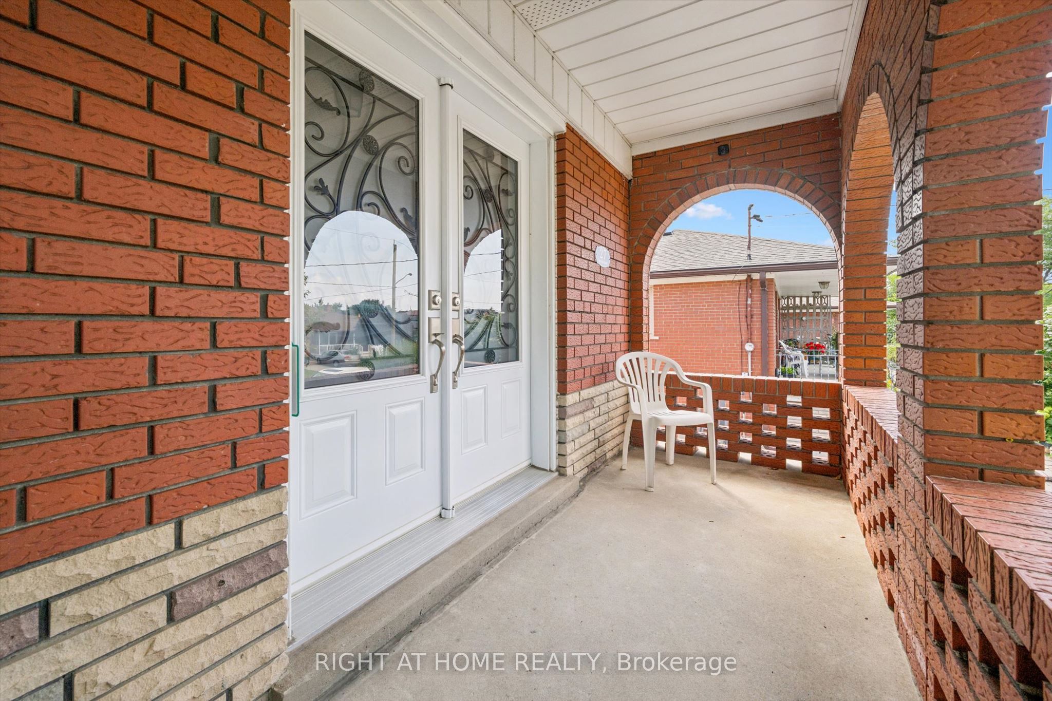 27 Jocada Road, Toronto, ON M6L 2J4 photo 5
