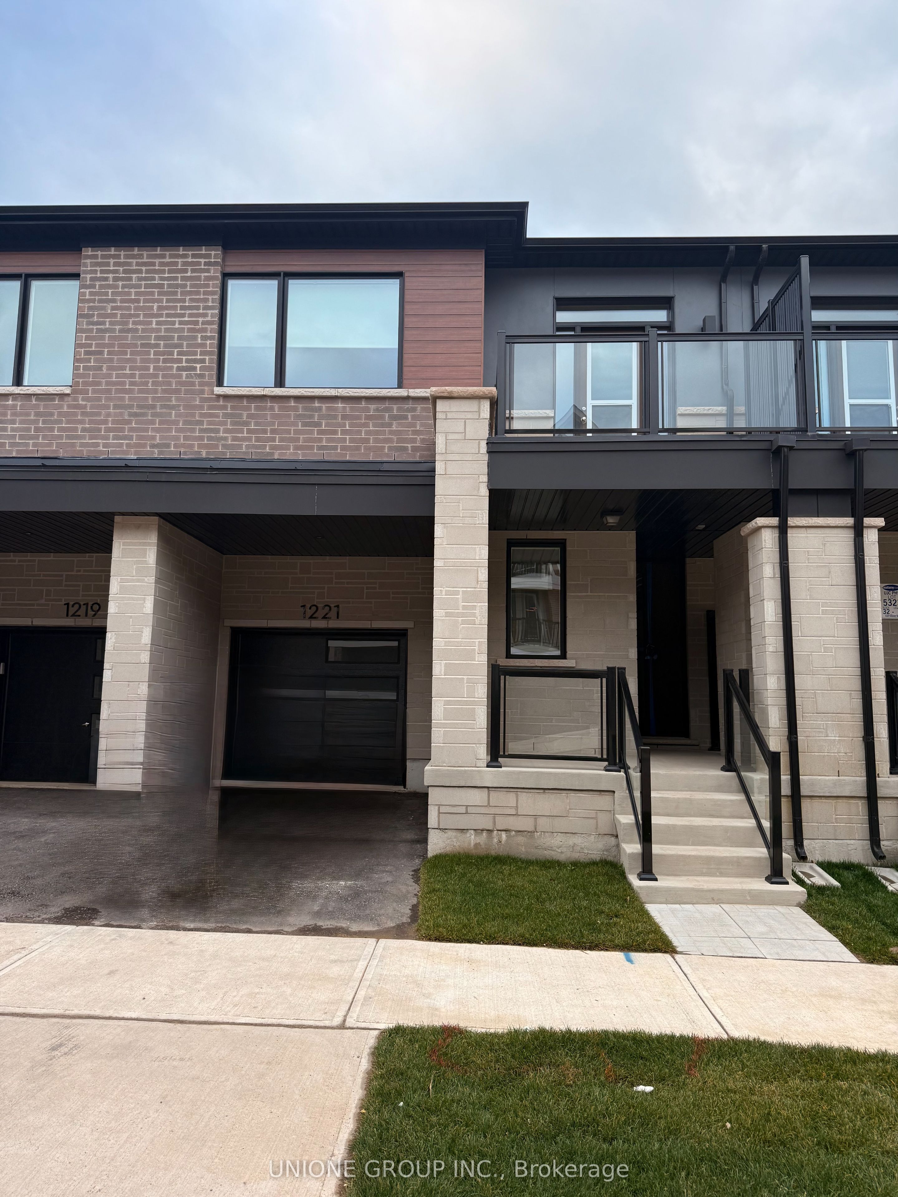 1221 Granary Street, Oakville, ON L6H 7G1