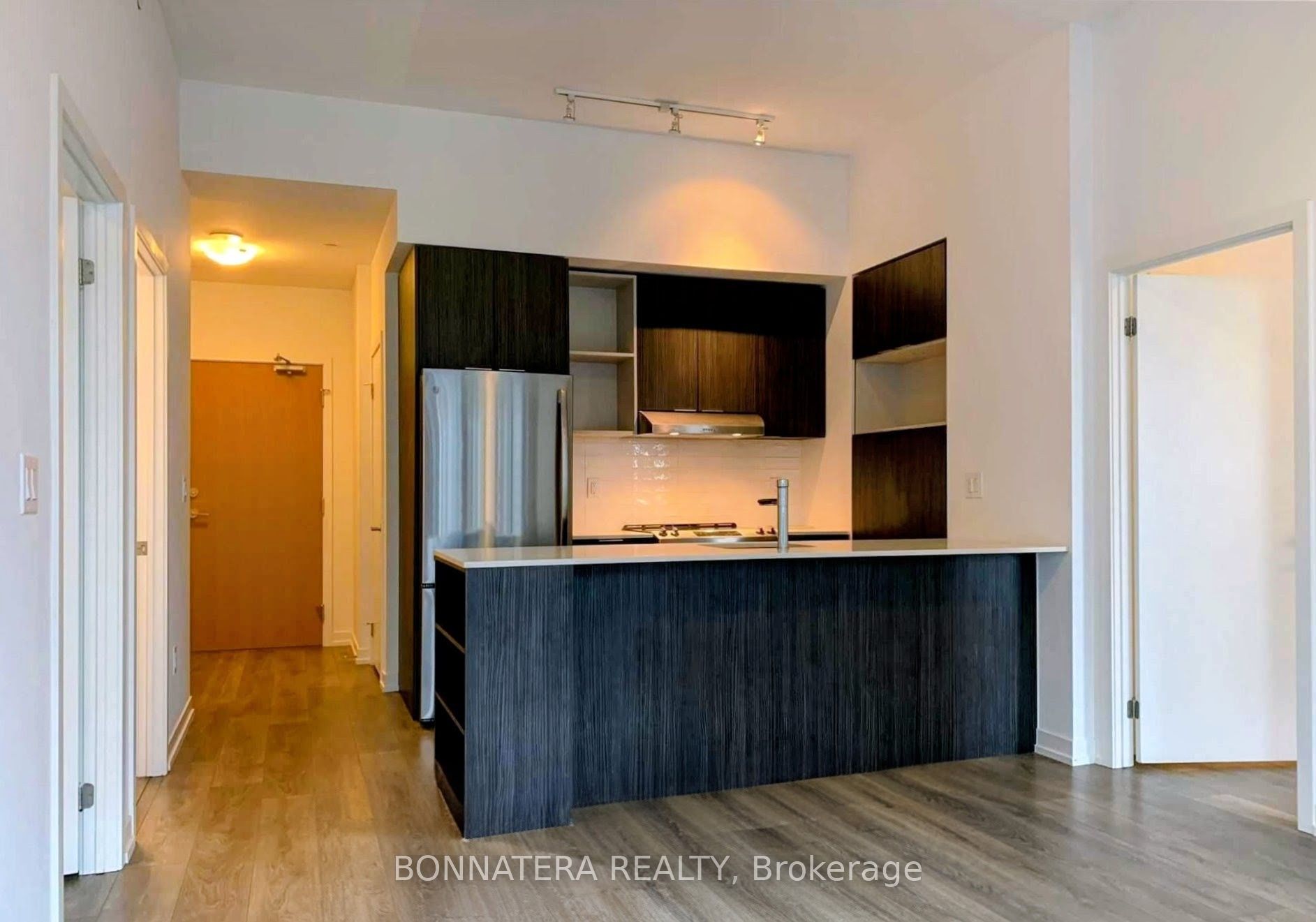 2520 Eglinton Avenue W 1801, Mississauga, ON L5M 0Y2 photo 4