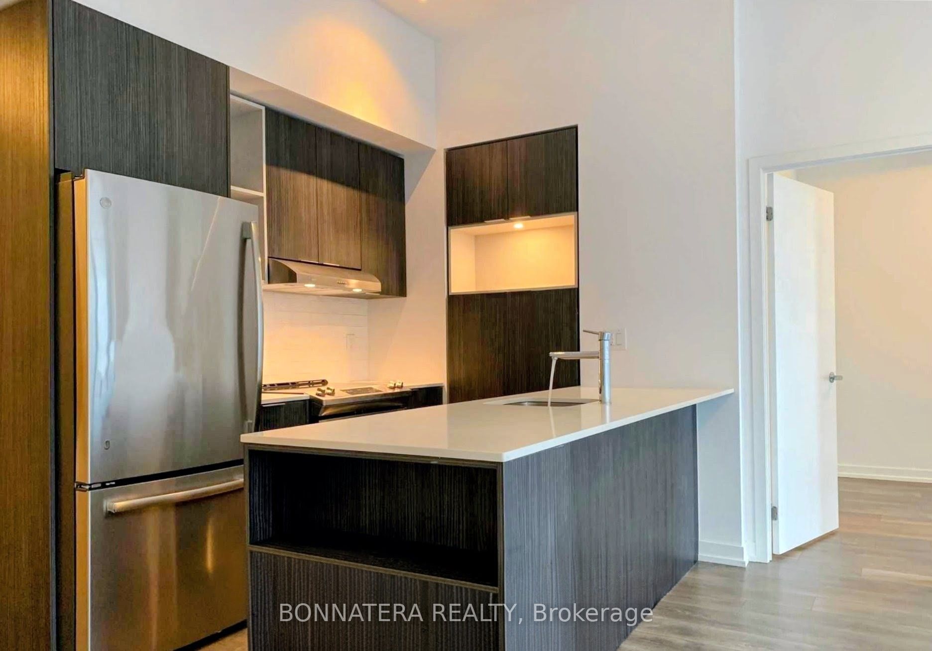 2520 Eglinton Avenue W 1801, Mississauga, ON L5M 0Y2 photo 5