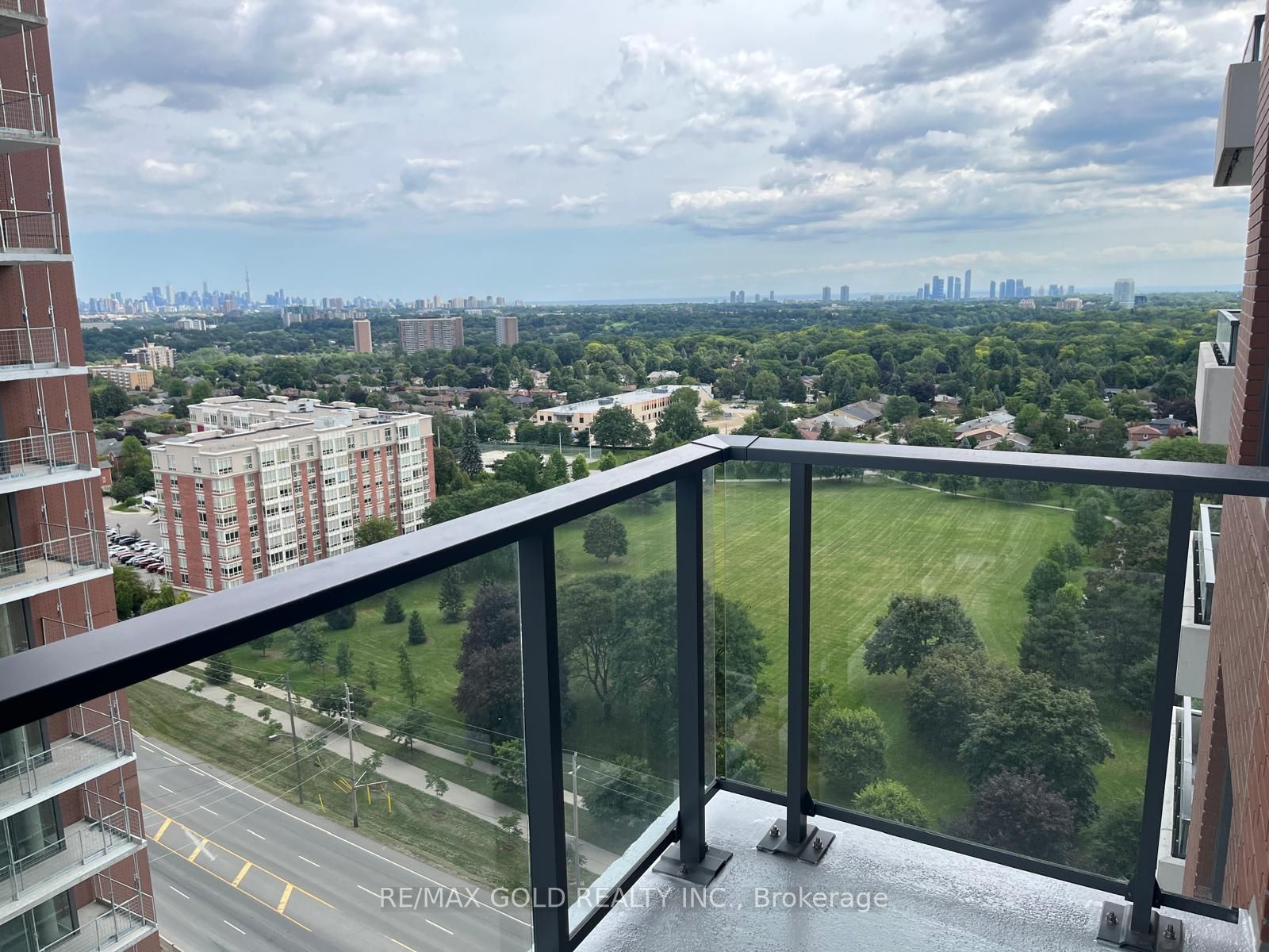4010 Eglinton Avenue 1612, Toronto, ON M9A 0G5