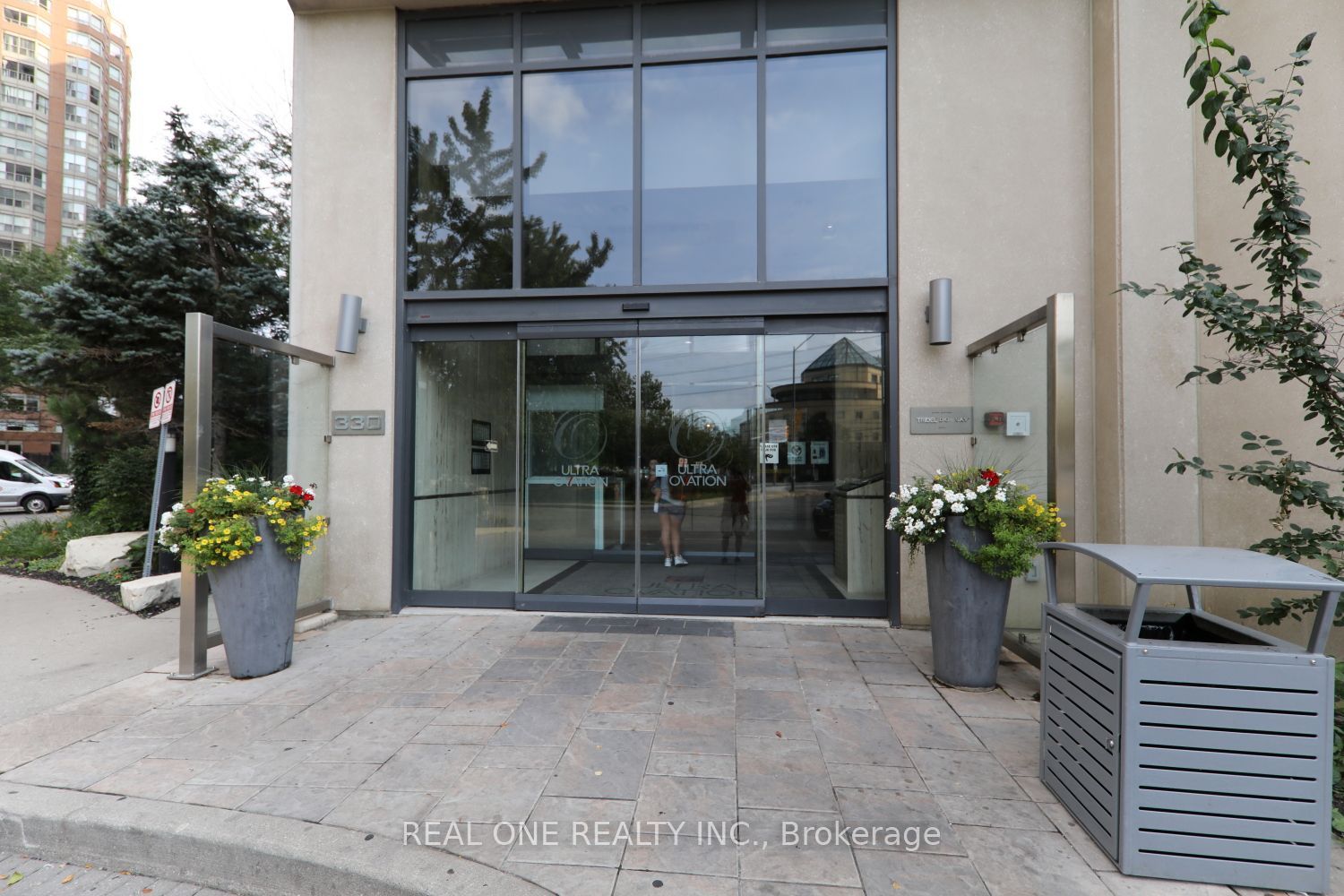 330 Burnhamthorpe Road W 2708, Mississauga, ON L5B 0E1