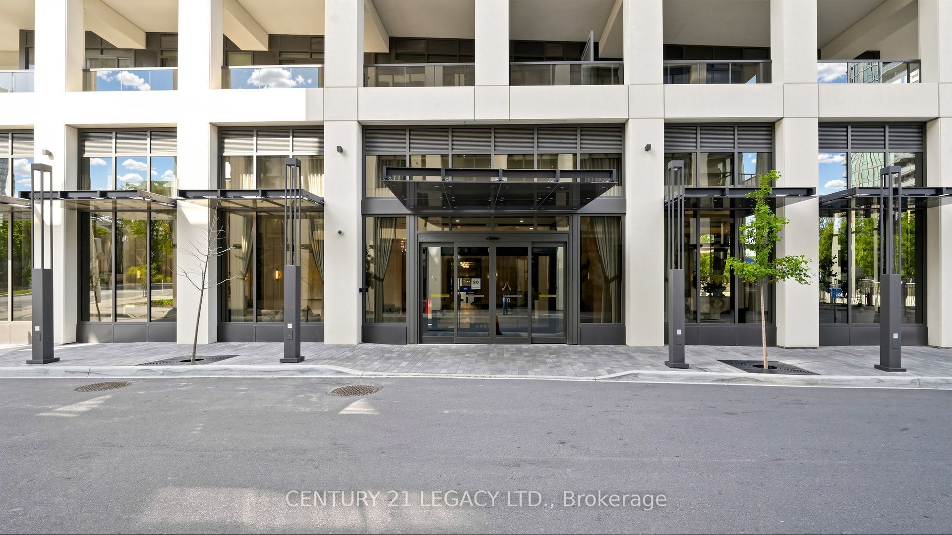 30 Elm Street W 3002, Mississauga, ON L5B 0N6 photo 2