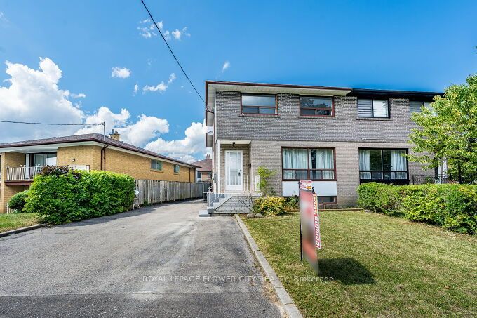 3 Clayhall Crescent, Toronto, ON M3J 1W5 photo 3
