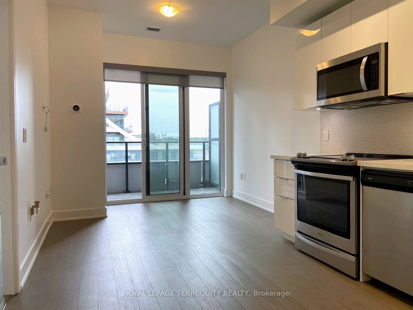 20 Shore Breeze Drive 503, Toronto, ON M8V 0C7 photo 3
