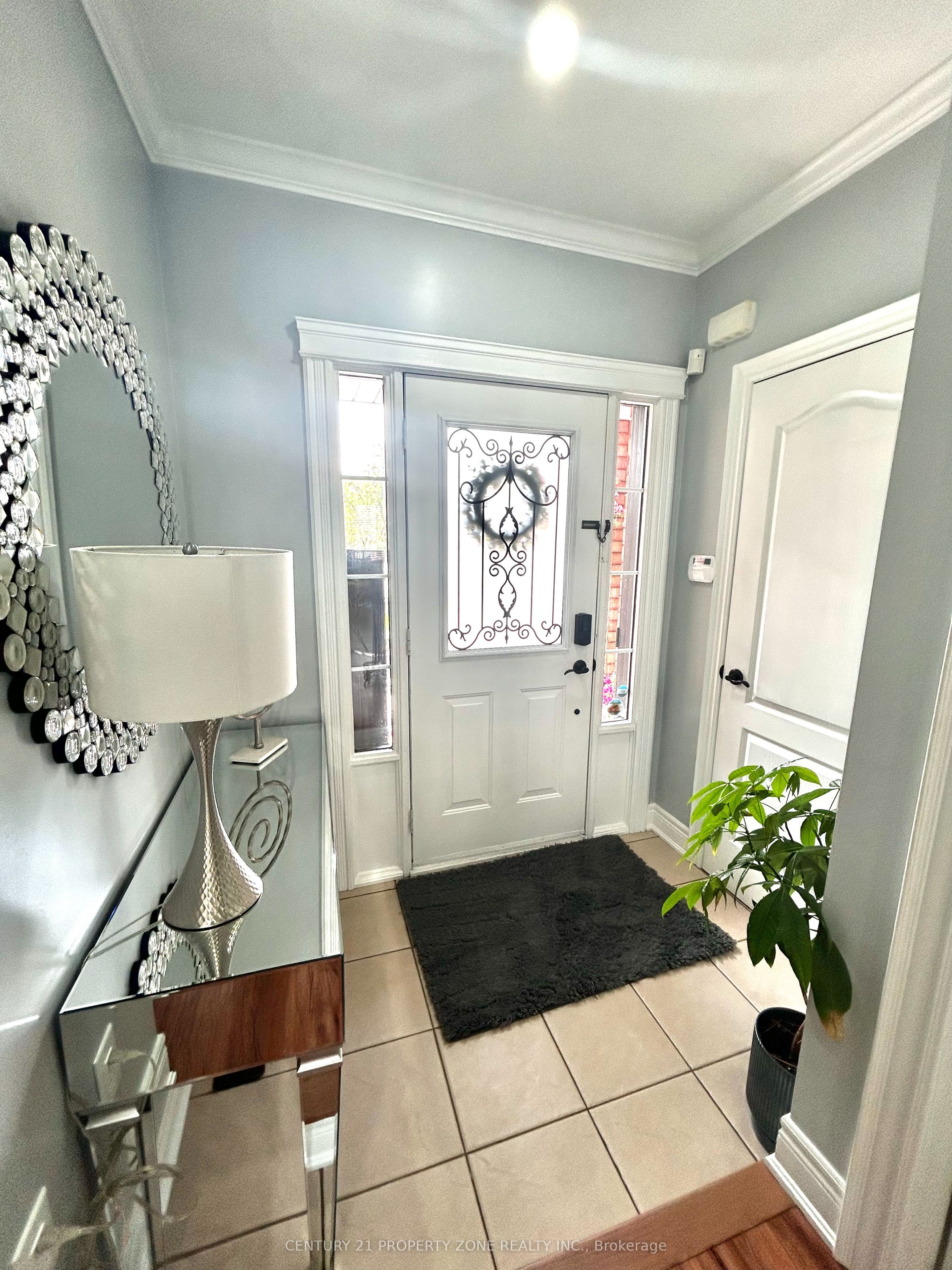 91 Monaco Court, Brampton, ON L7A 1X2 photo 3