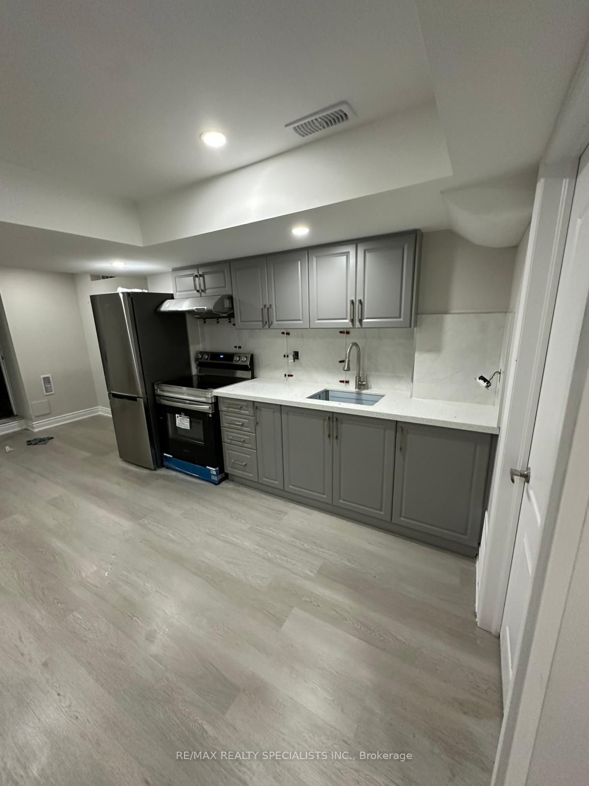 10 Bramacre Court, Brampton, ON L7A 1T5 photo 2