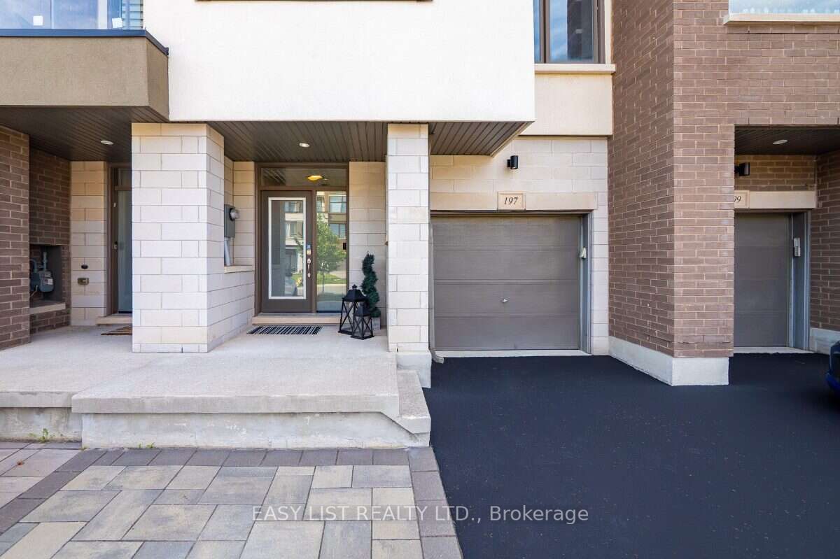 197 Fowley Drive, Oakville, ON L6H 0P3 photo 2