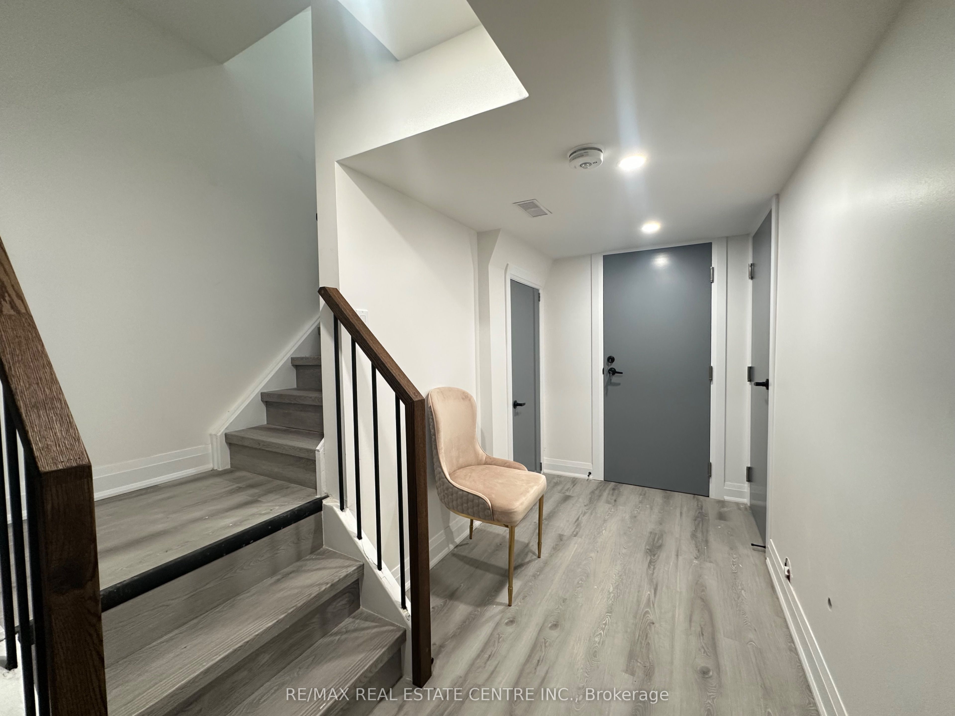 23 Oblate Crescent Basement Apartment, Brampton, ON L6Y 0K2 photo 3
