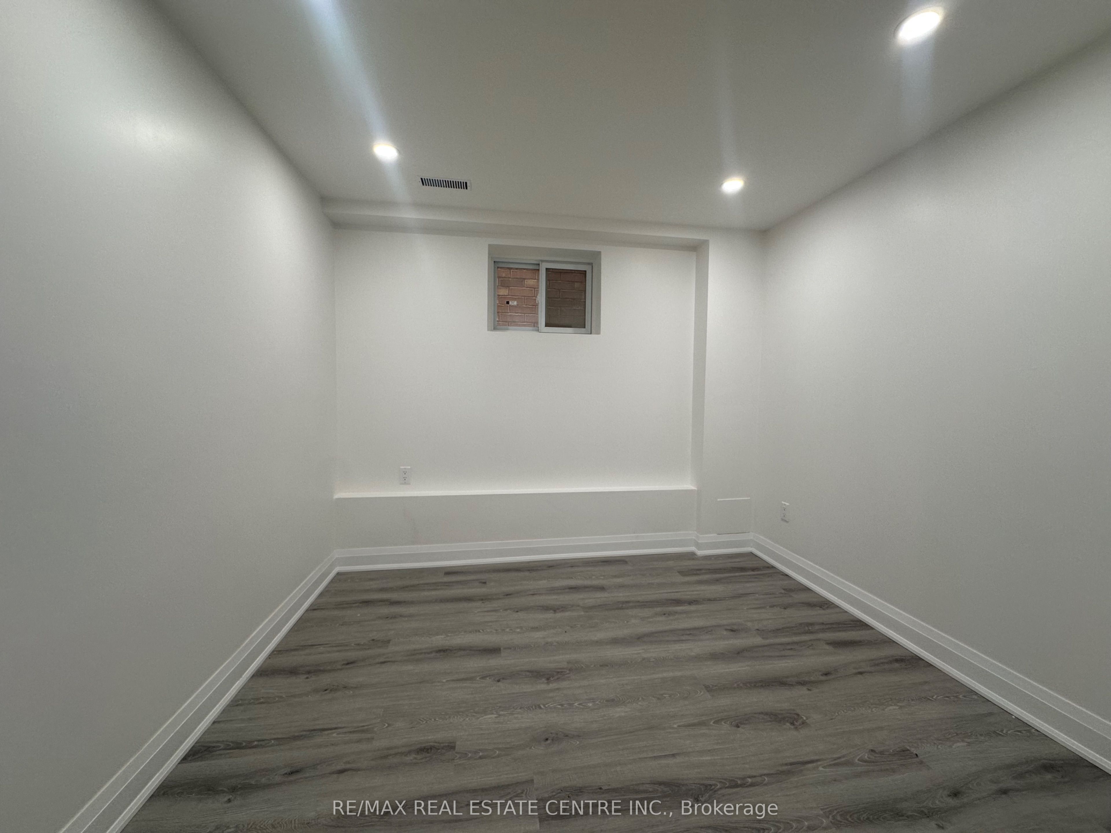 23 Oblate Crescent Basement Apartment, Brampton, ON L6Y 0K2 photo 4